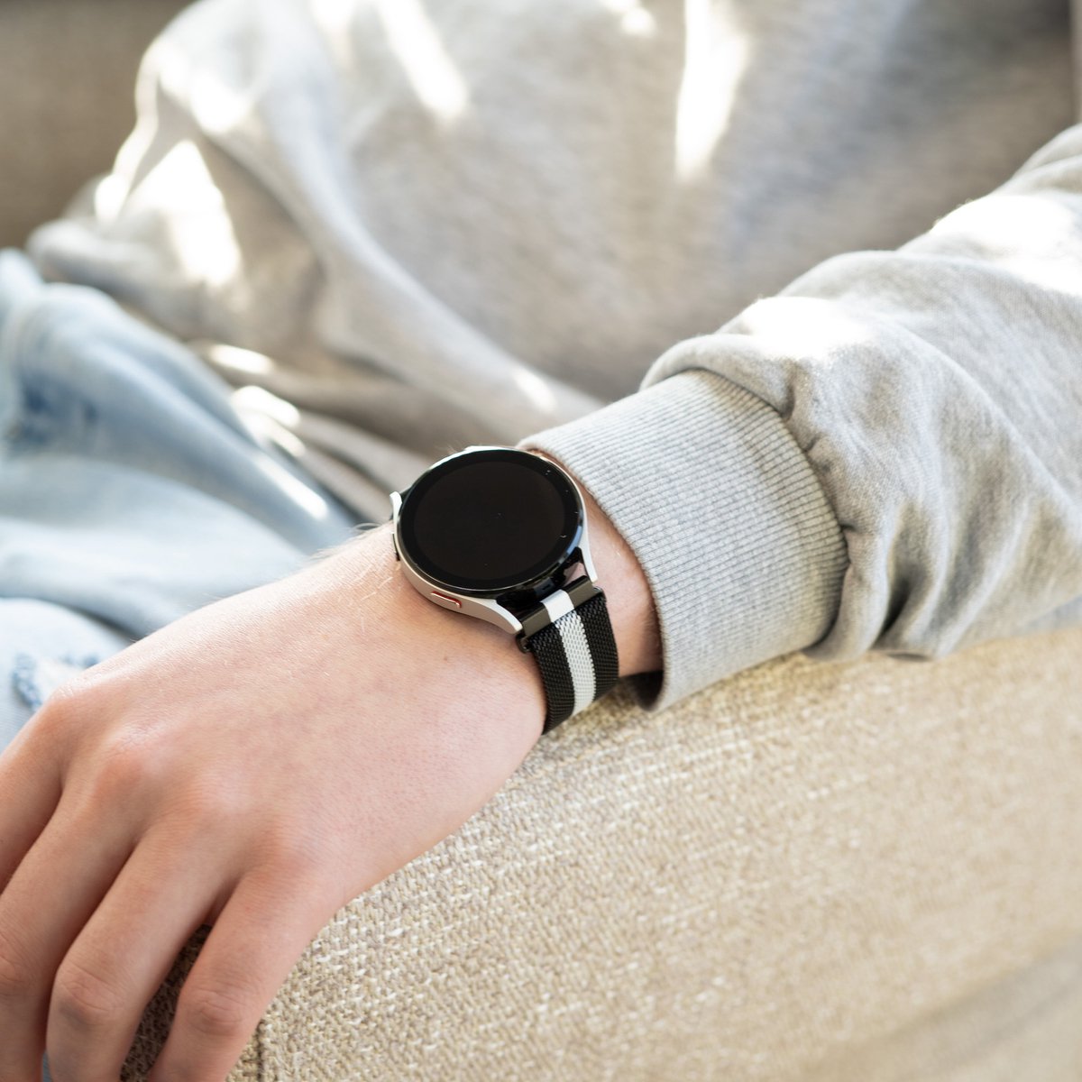 Samsung Galaxy Watch 6 Classic 47mm Milanese Strap (Black/White)