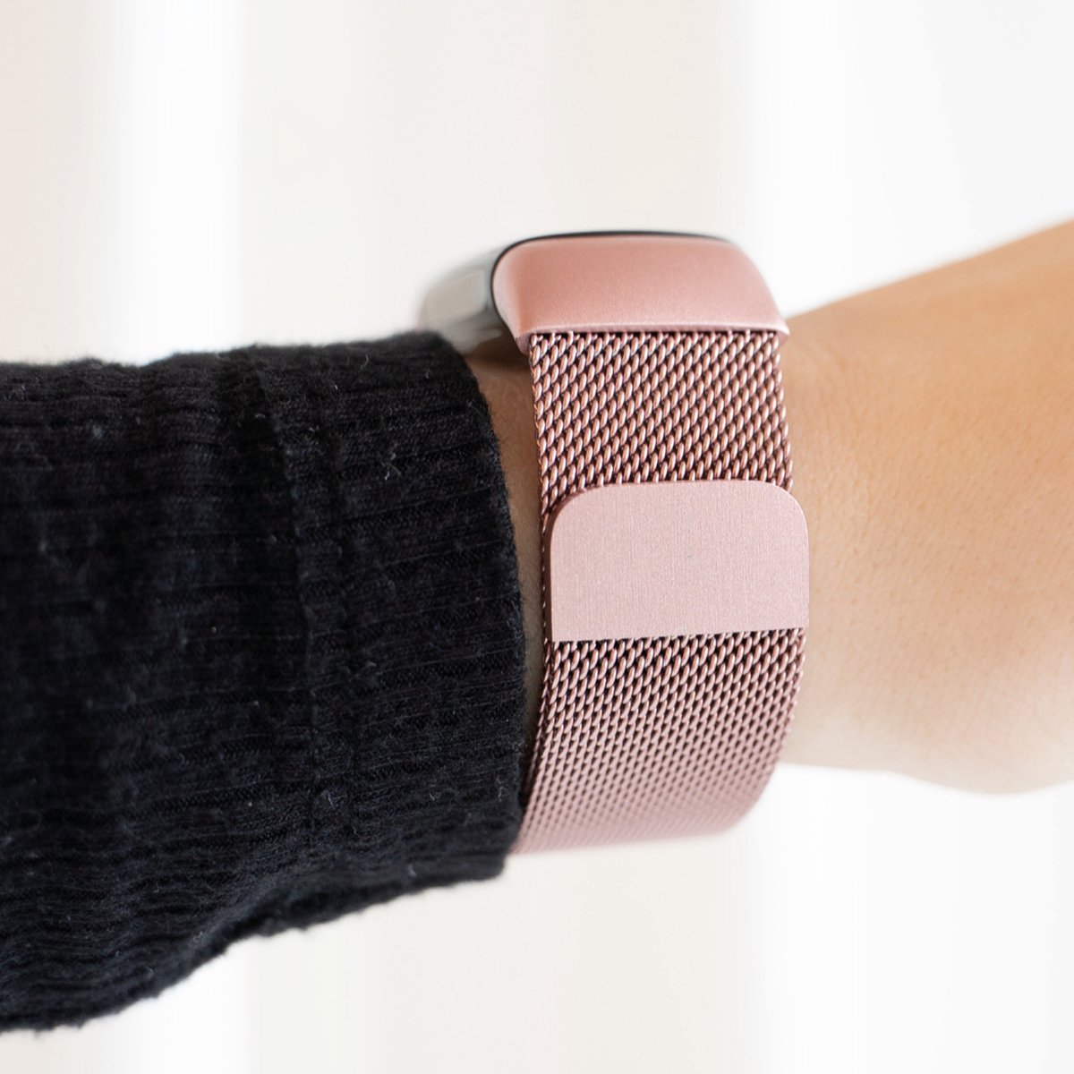 Fitbit Charge 6 Milanese Strap (Pink)