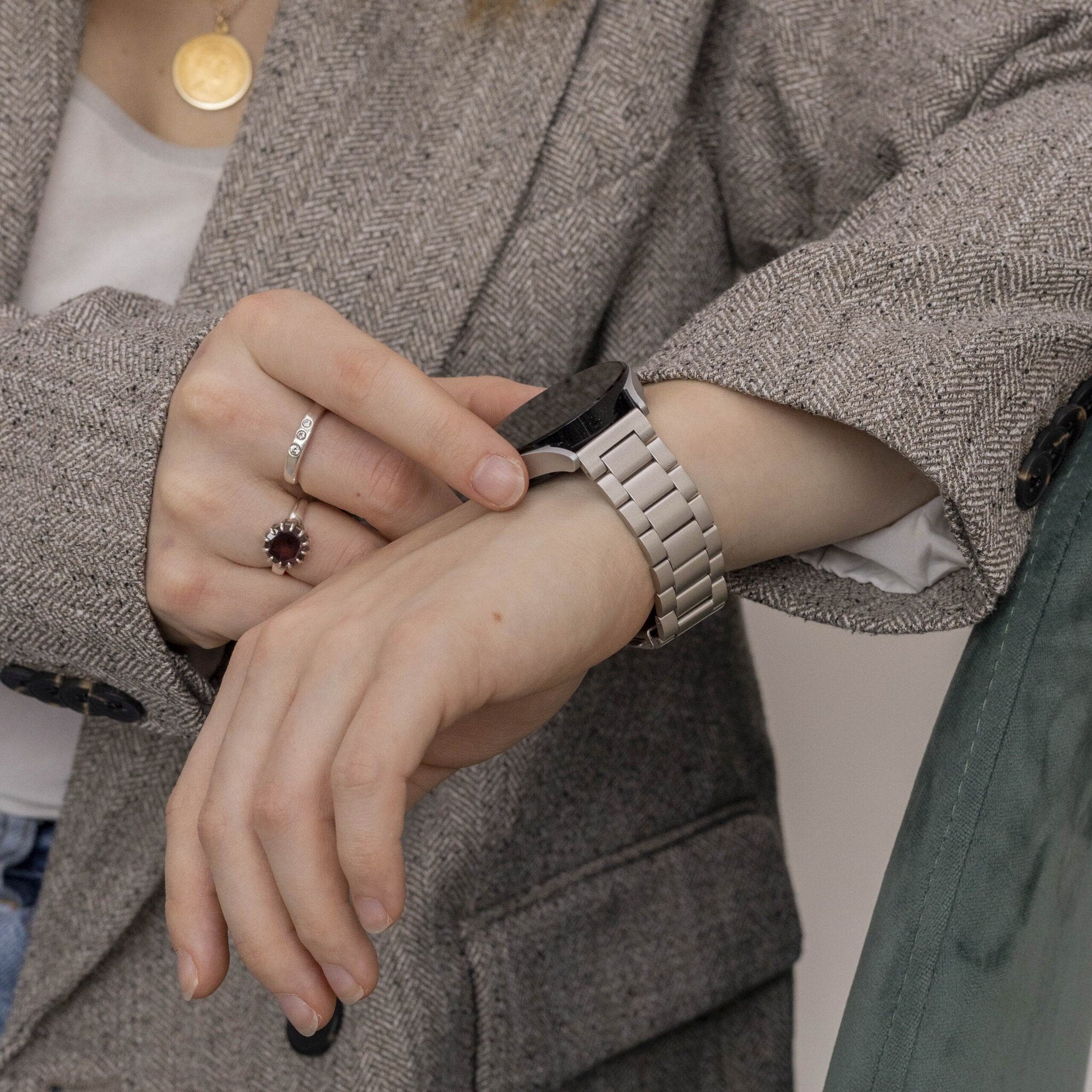 Samsung Galaxy Watch 4 Classic 42mm Steel Strap (Starlight)