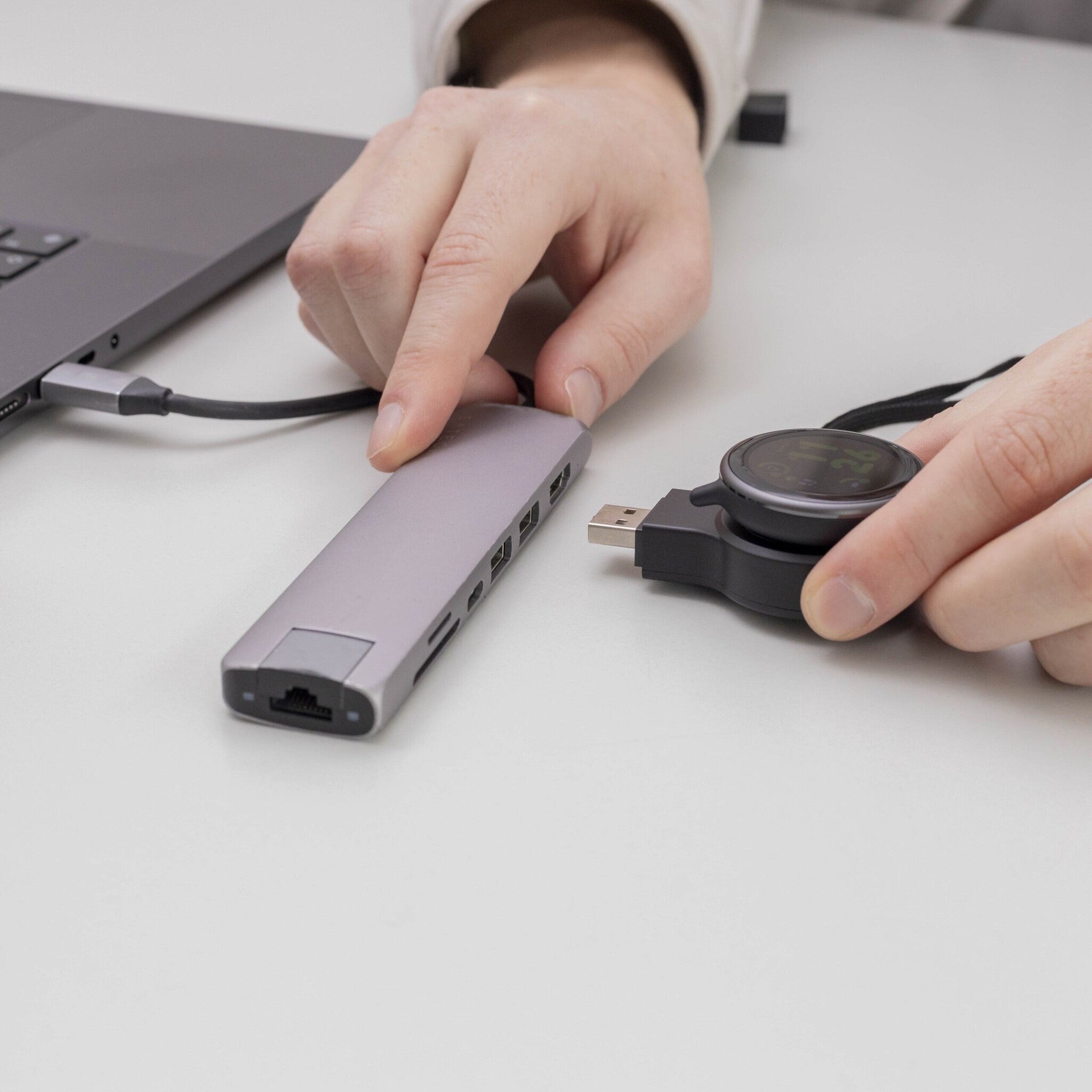 Garmin Fenix 5/6/7/8 Mini Charger (Black)