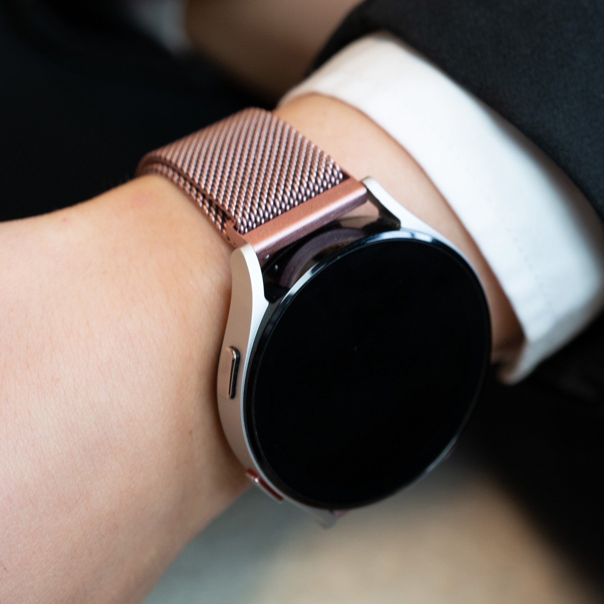 Bandz Garmin Vivomove Style Milanese Loop Strap (Rose Gold)