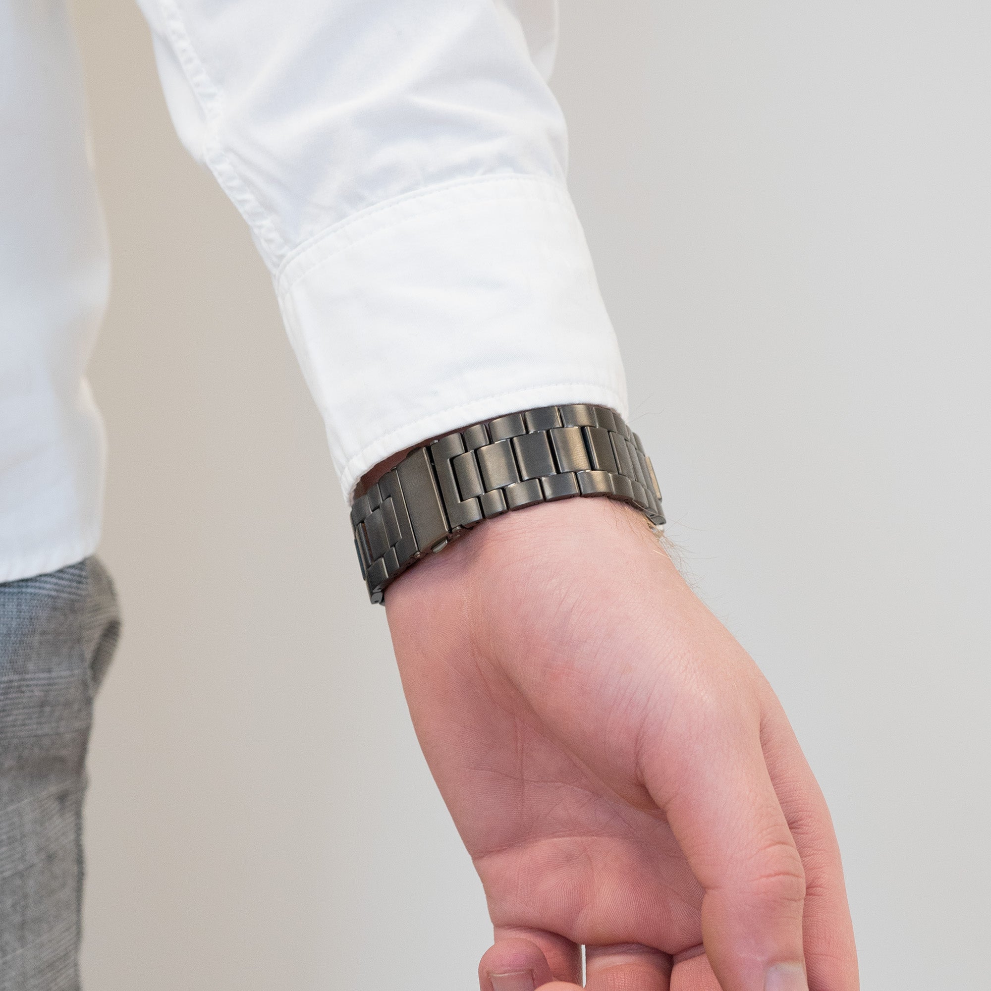 Bandz Samsung Galaxy Watch 5 - 40mm Titanium Strap 'Classic' (Graphite)