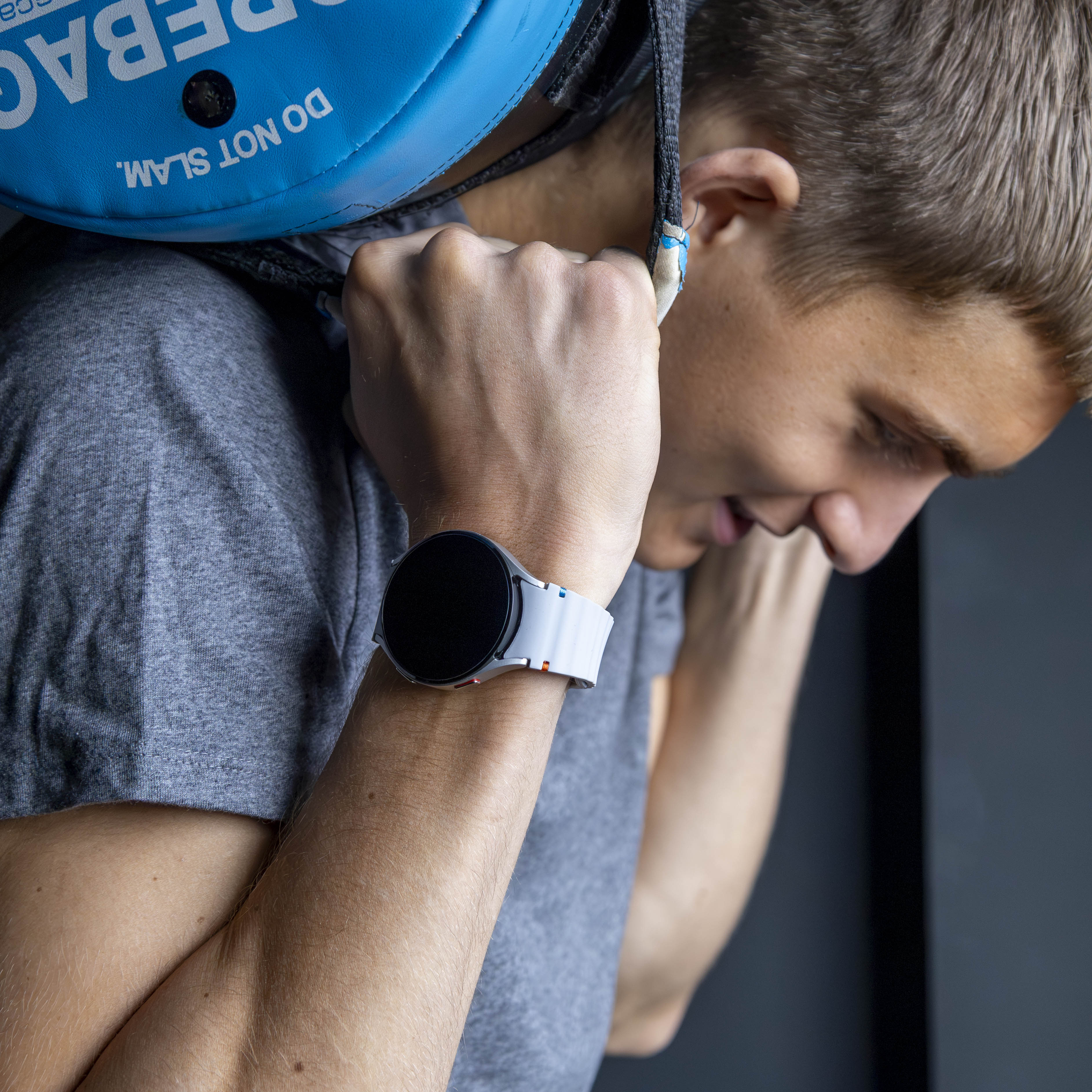 Samsung Galaxy Watch 5 44mm Wave Strap (Light Gray)