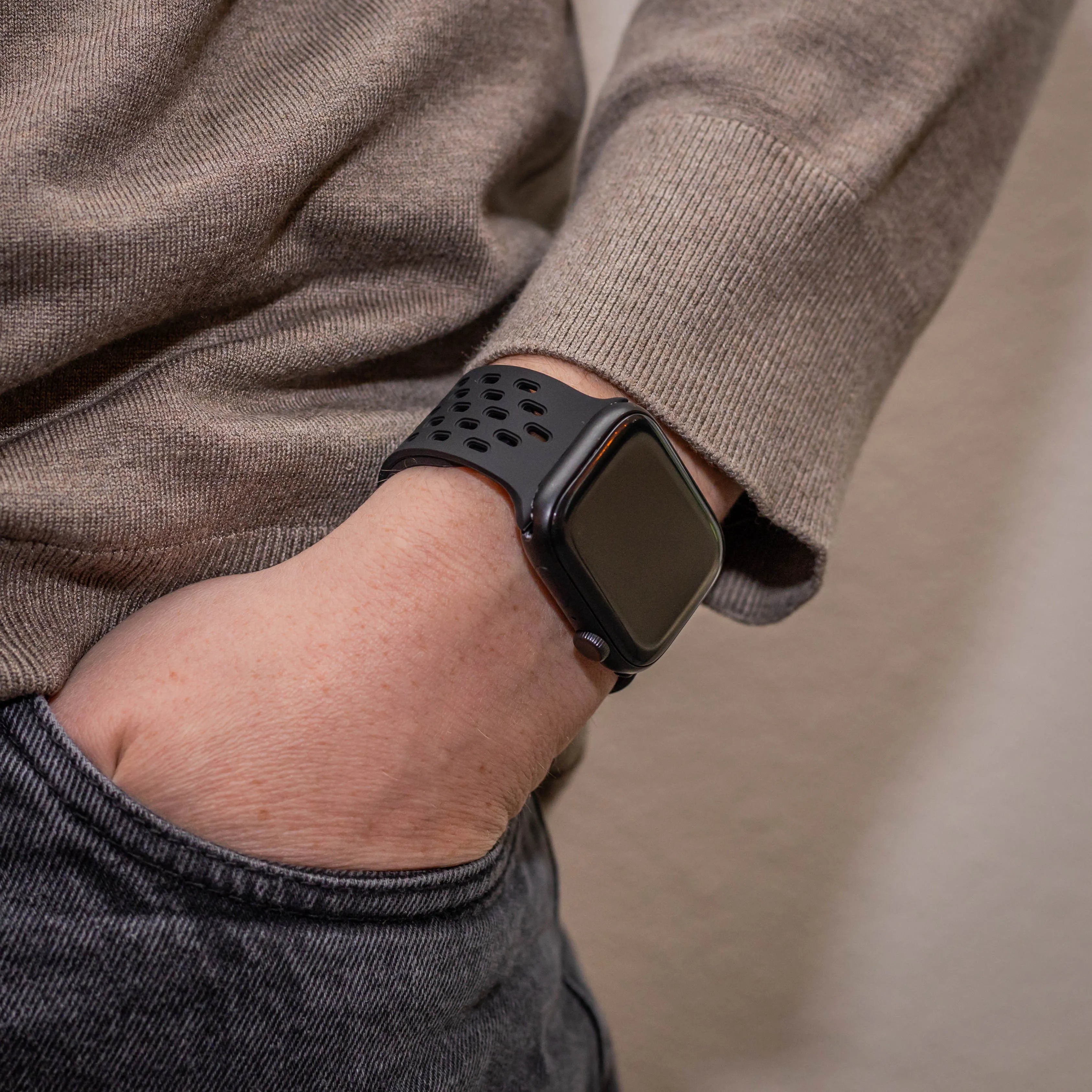 Apple Watch Silicone Air Strap with P-Buckle (Black)