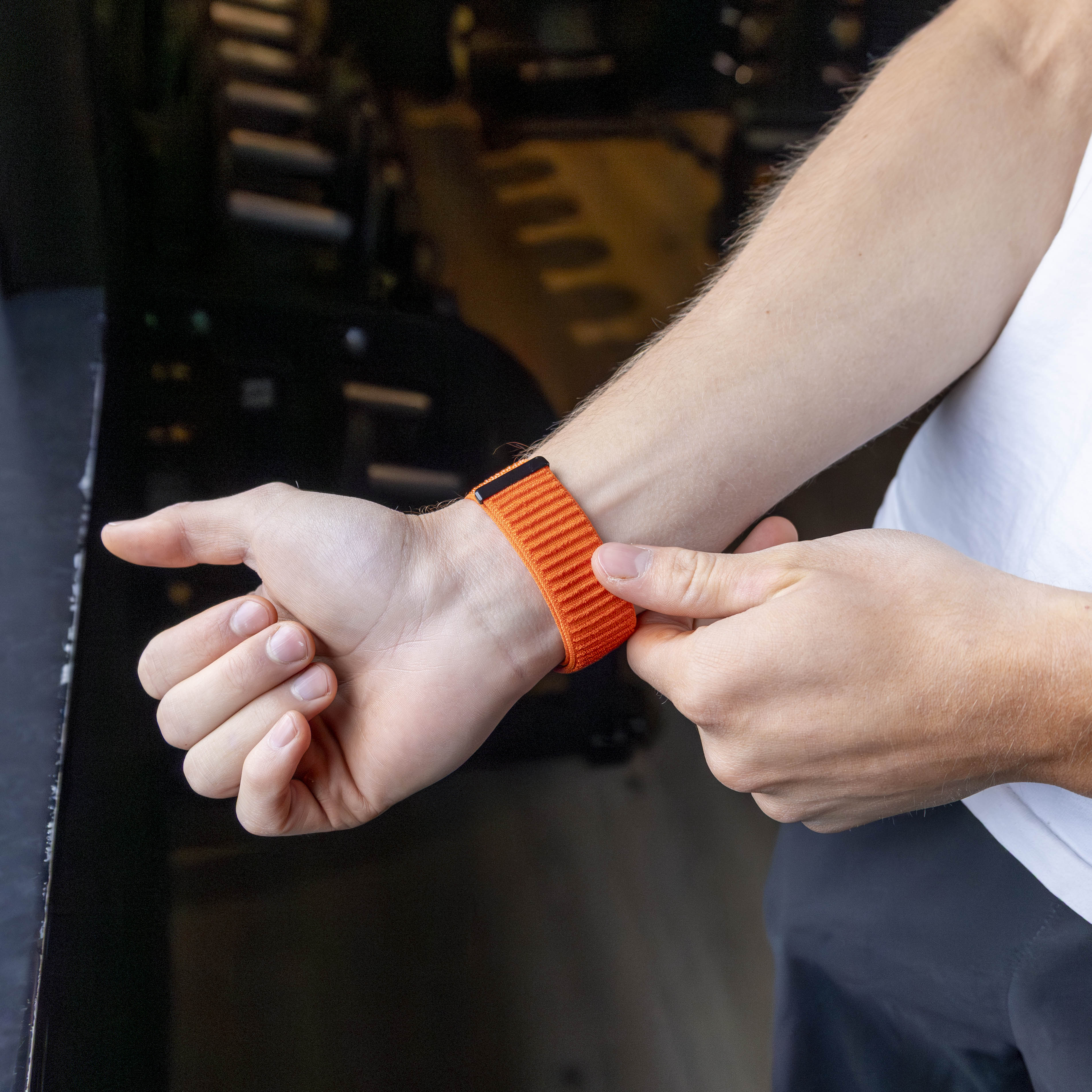 Strap-it Apple Watch Wave Nylon Strap (Orange)