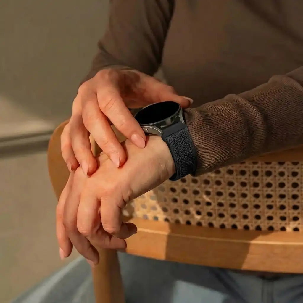 Bandz Samsung Galaxy Watch 7 - 44mm Vintage Nylon Strap (Black)