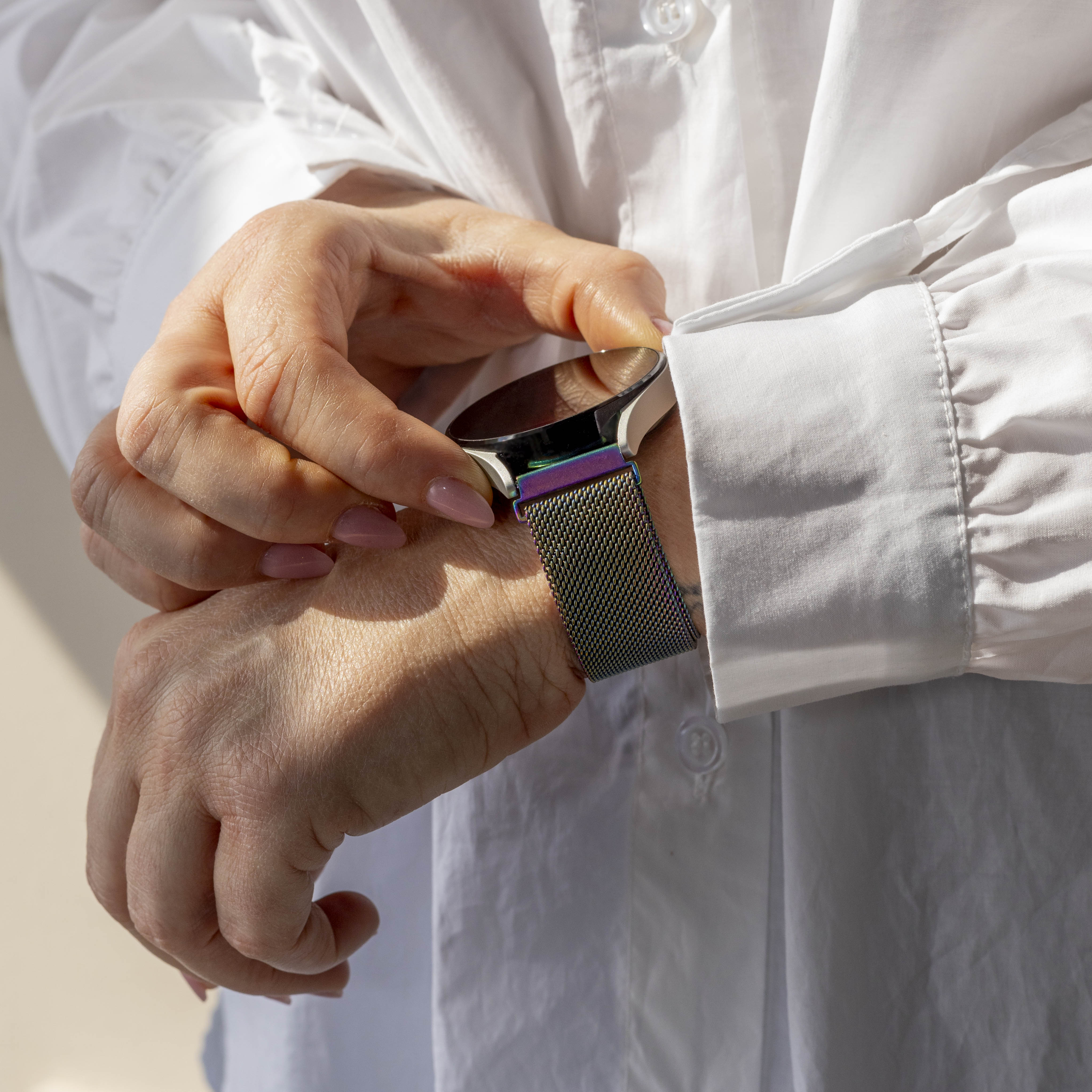 Samsung Galaxy Watch 4 Classic 46mm Milanese Strap (Pearlescent)