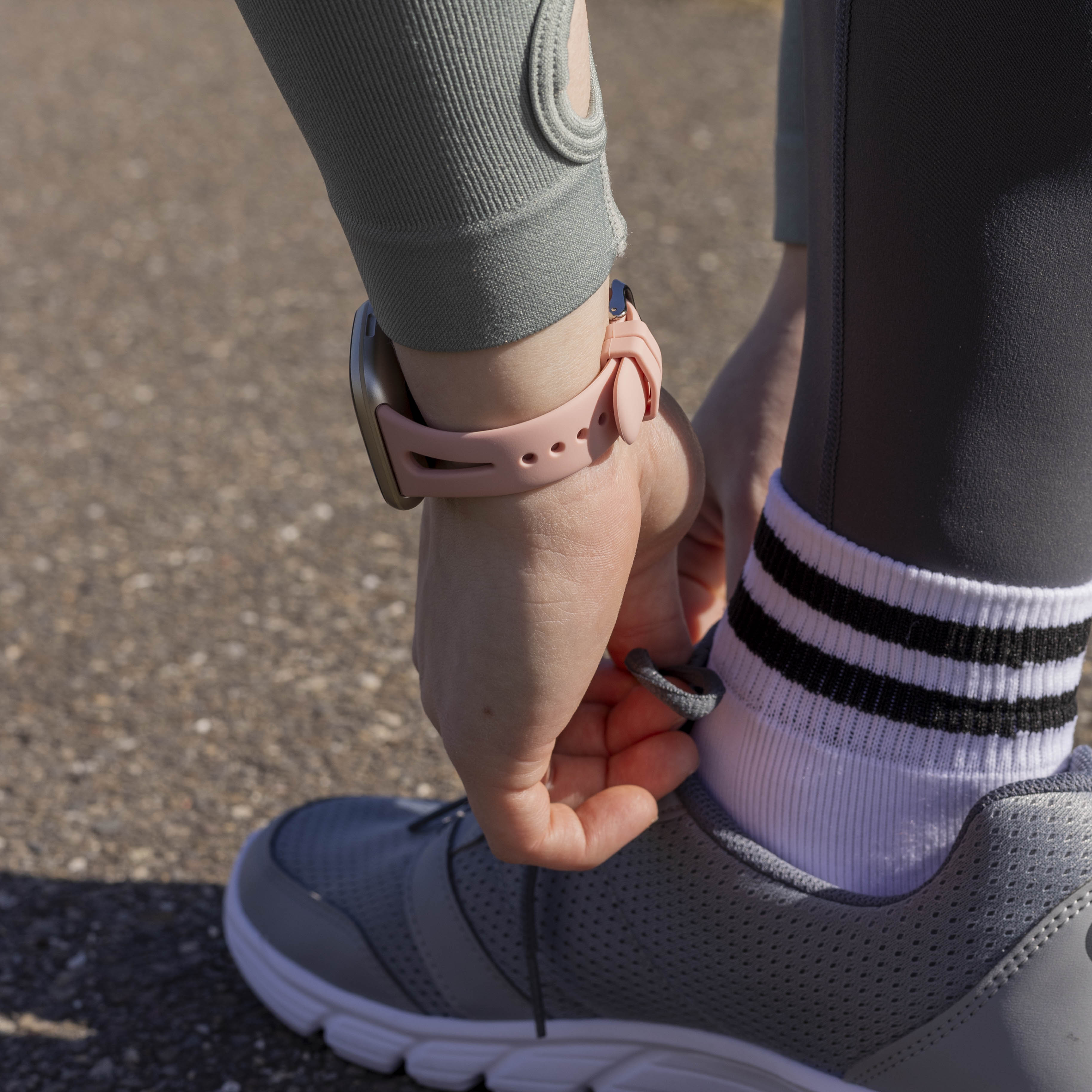 Fitbit Versa 4 Premium Silicone Strap (Pink)