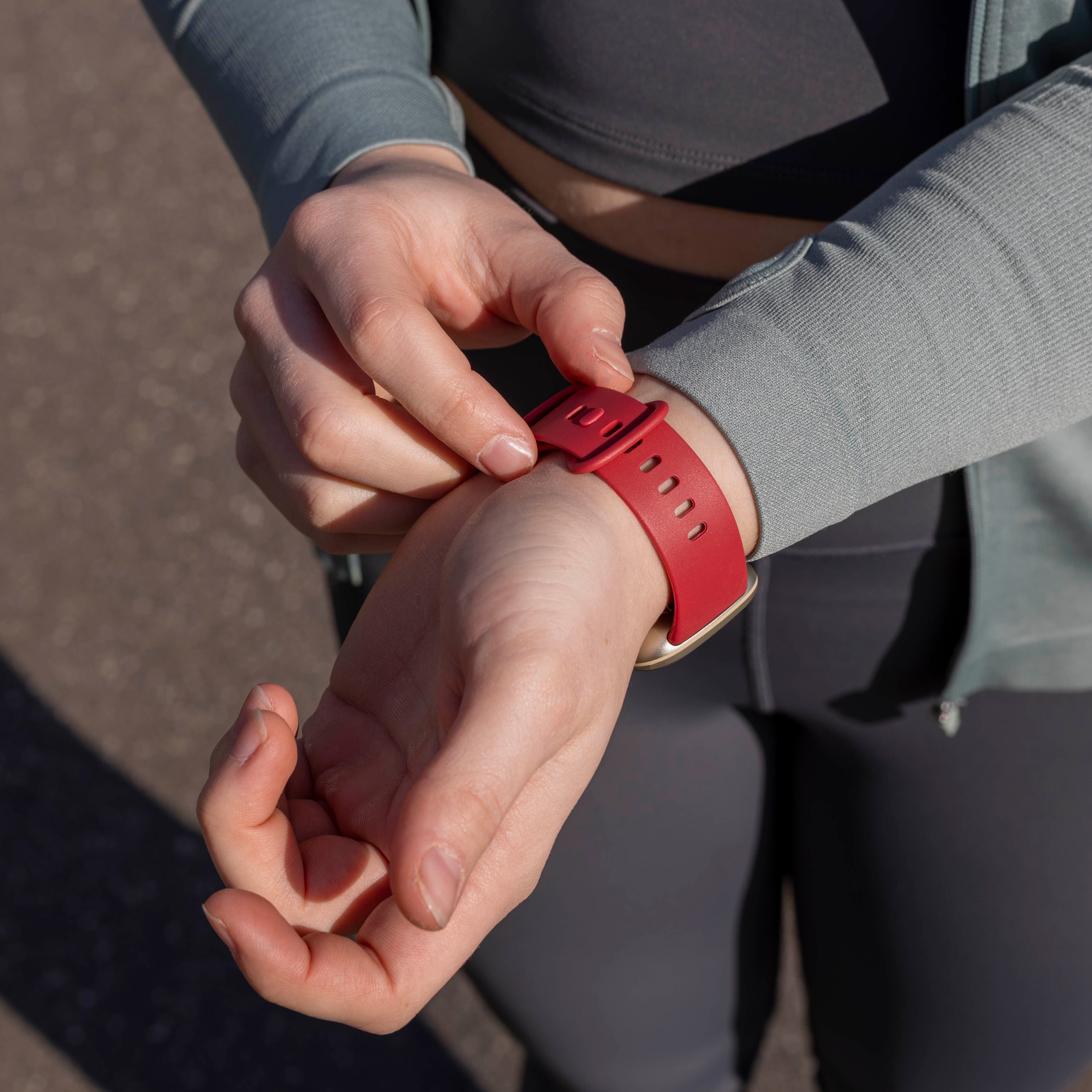 Fitbit Versa 4 Silicone Strap Classic (Wine Red)