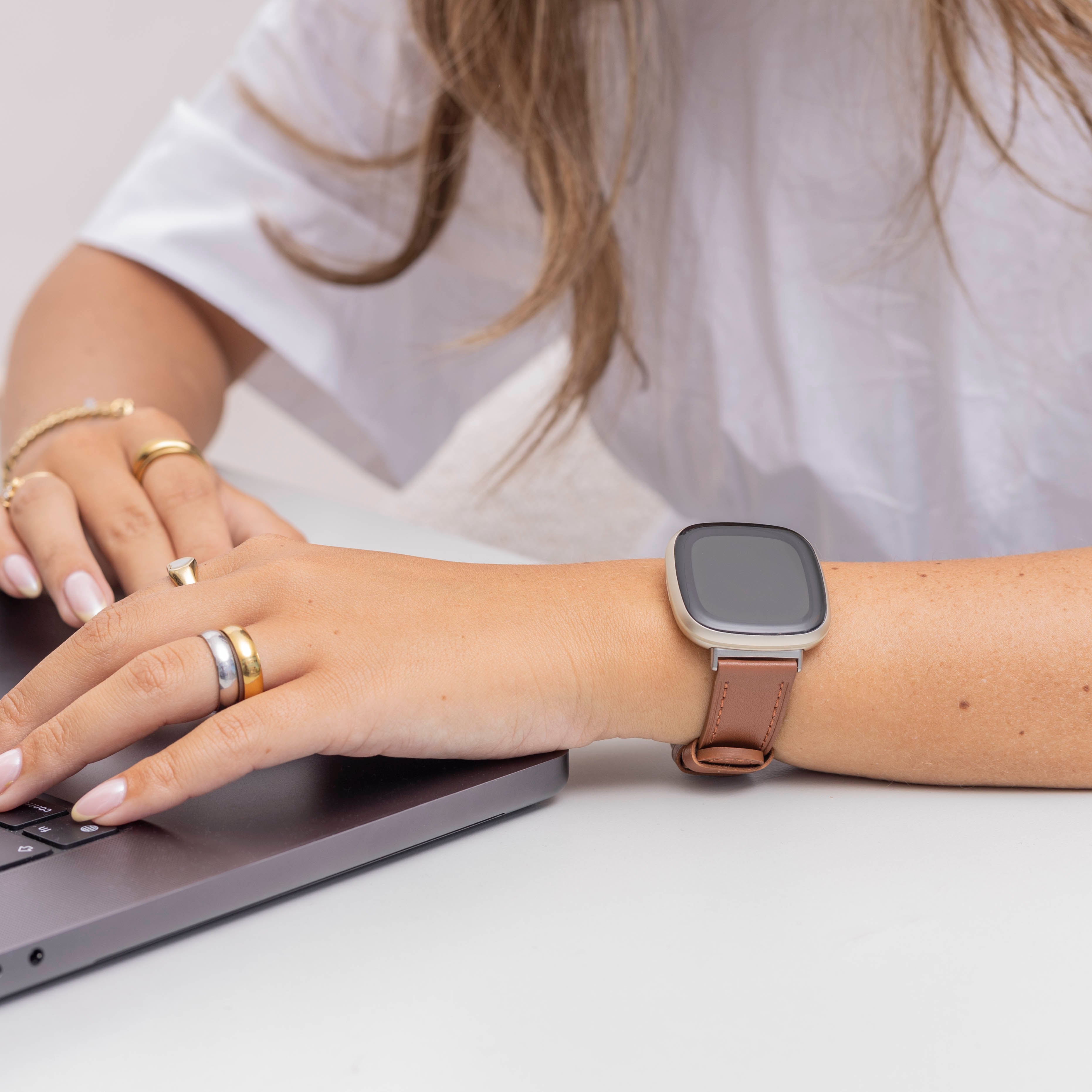 Fitbit Versa 3 Leather Strap (Smooth Brown)