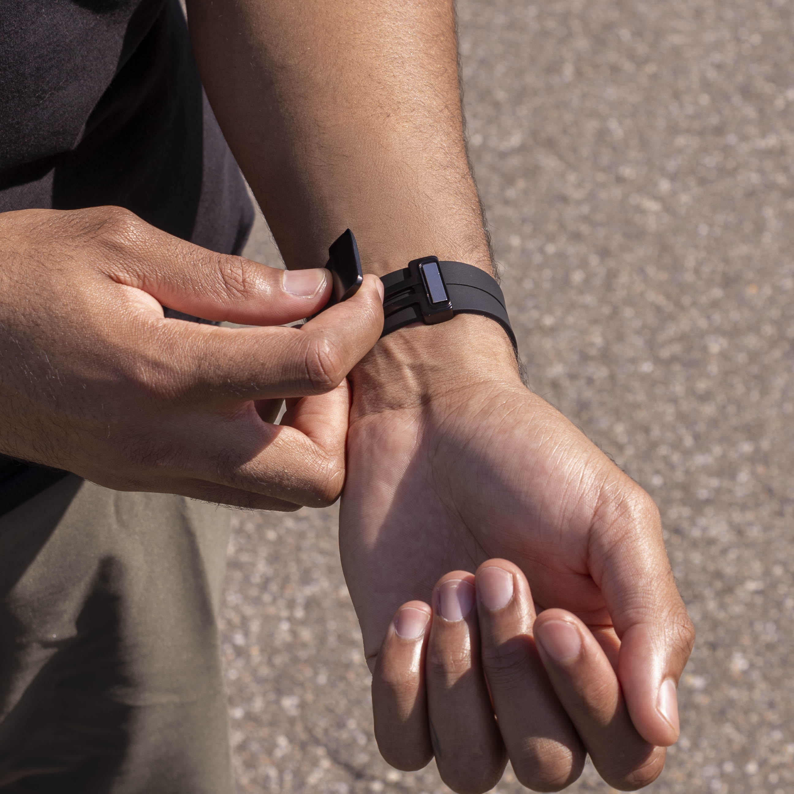 Samsung Galaxy Watch 8 - 40mm D-Buckle Silicone Strap (Black)