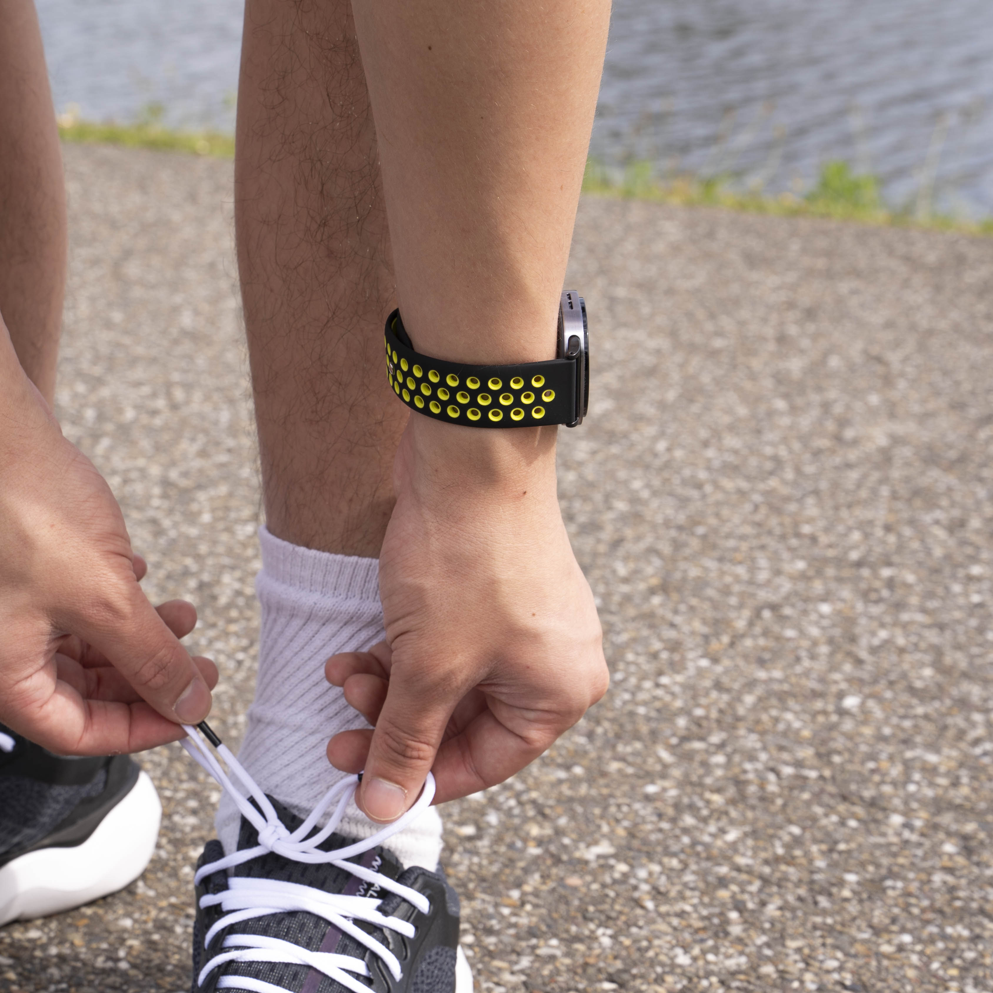 Samsung Galaxy Watch 8 - 40mm Sport Strap (Black/Yellow)