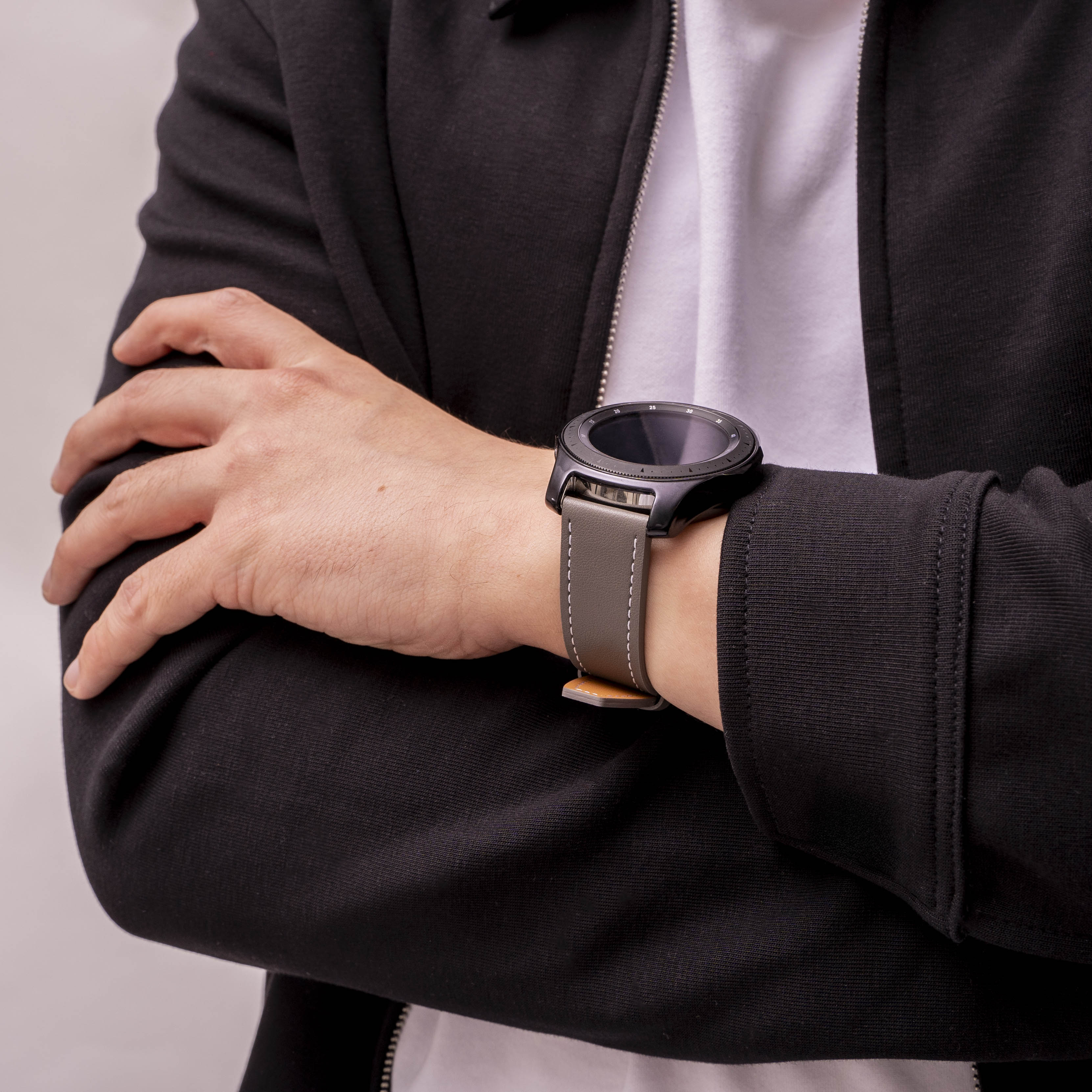 Polar Grit X 'One Push' Leather Strap (Grey)