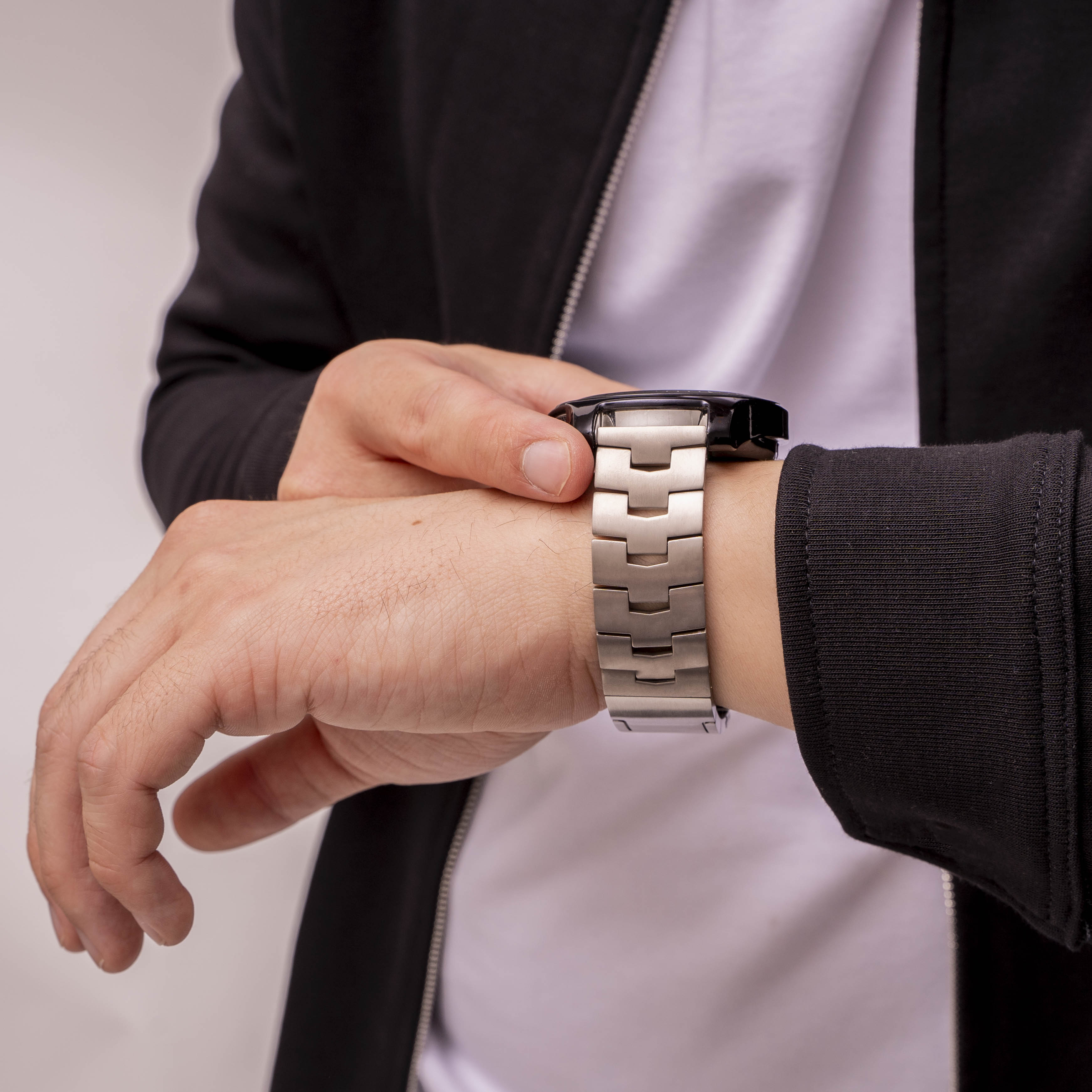 OnePlus Watch Titanium Grain Strap (Flat Clasp) (Silver)