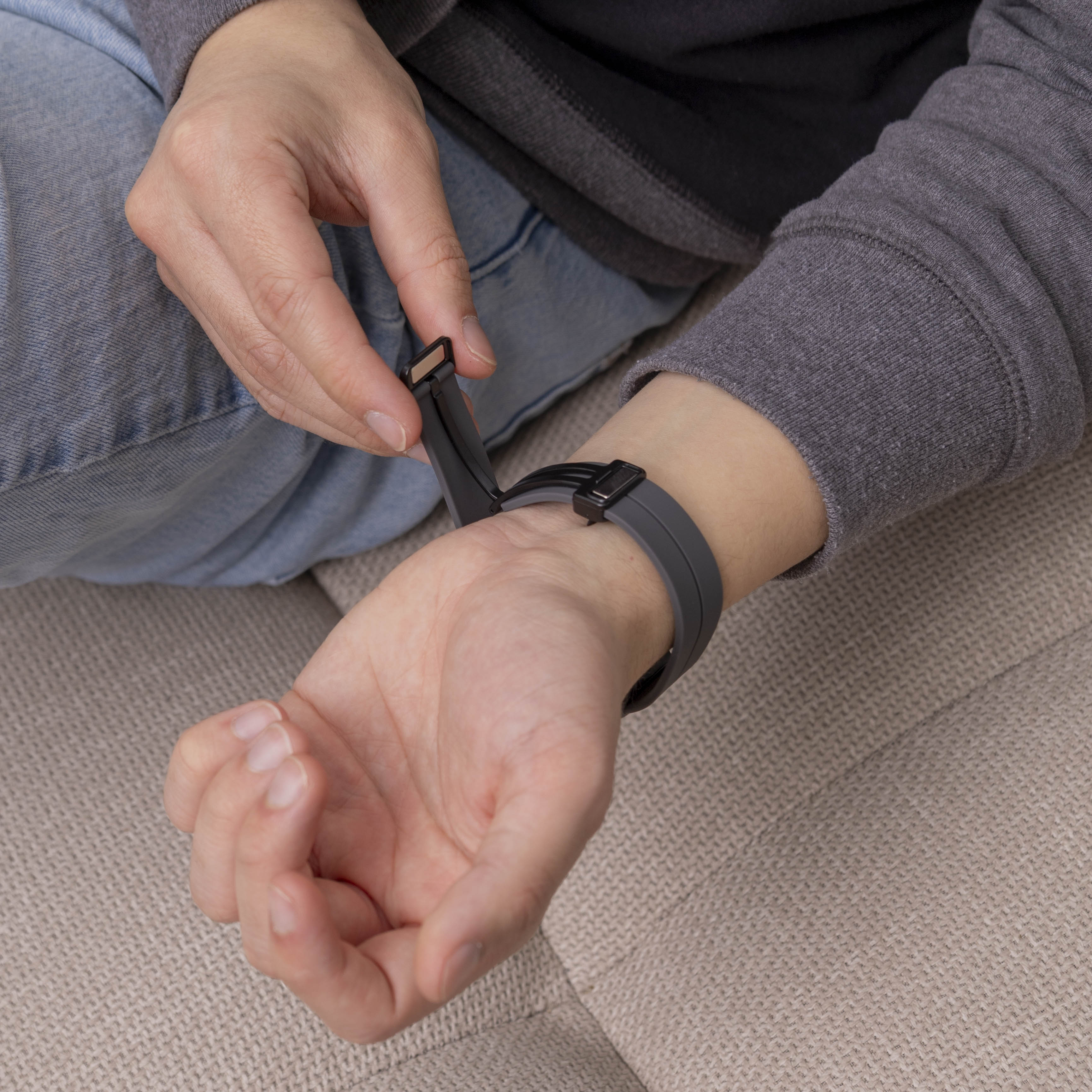 Samsung Galaxy Fit 3 D-buckle Silicone Strap (Dark Grey)