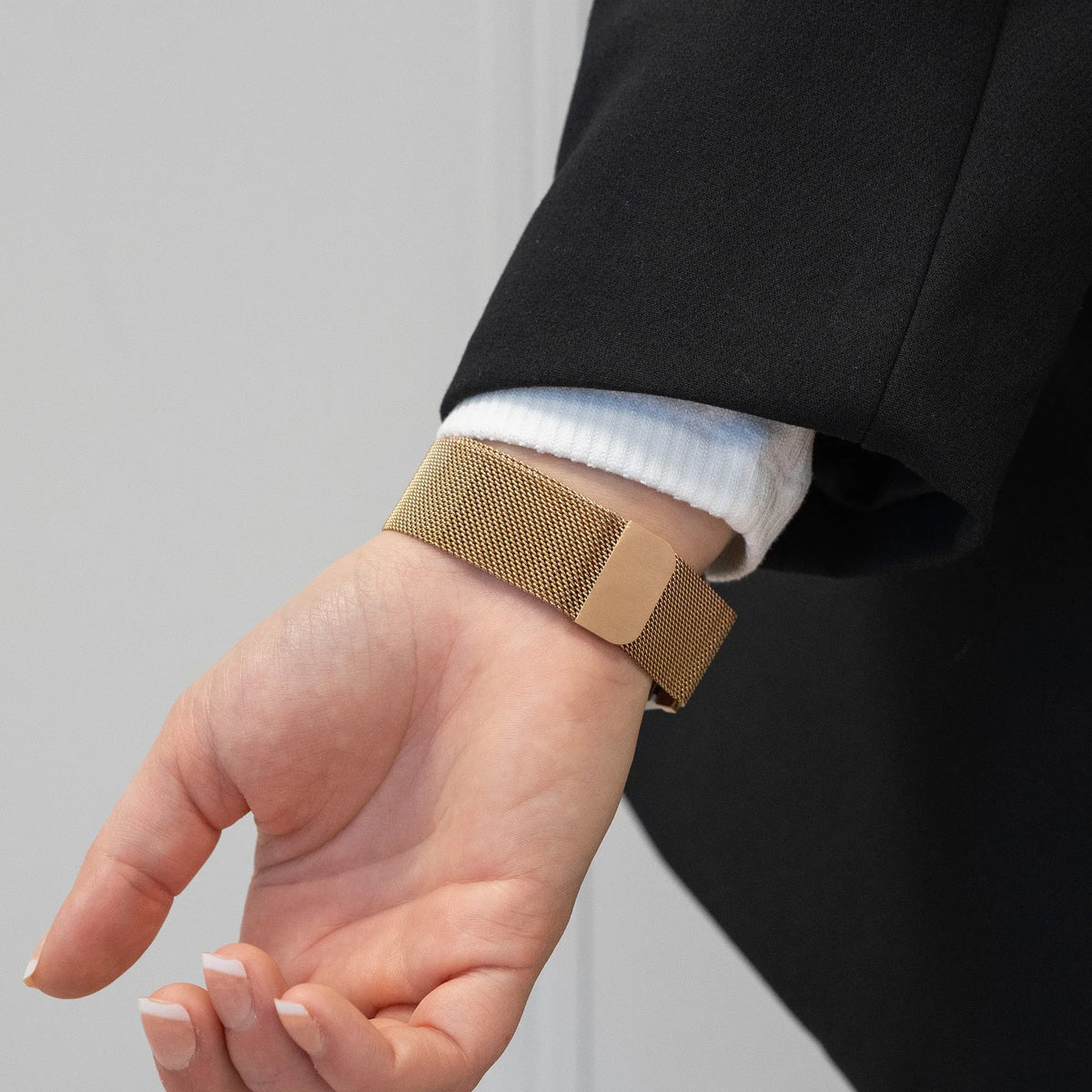 Milanese Loop Strap, champagne, lifestyle photo