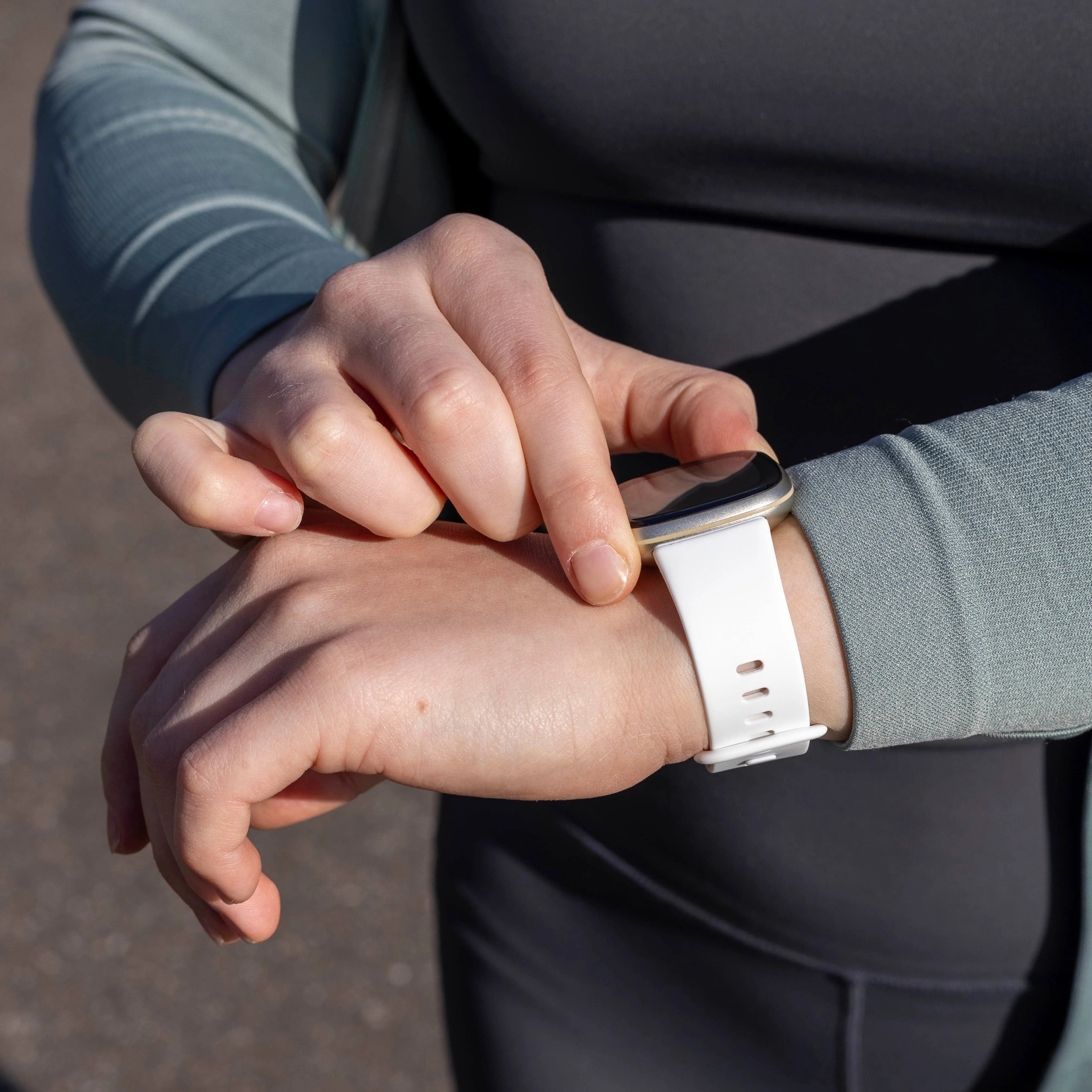 Fitbit Versa 4 Silicone Strap Classic (White)