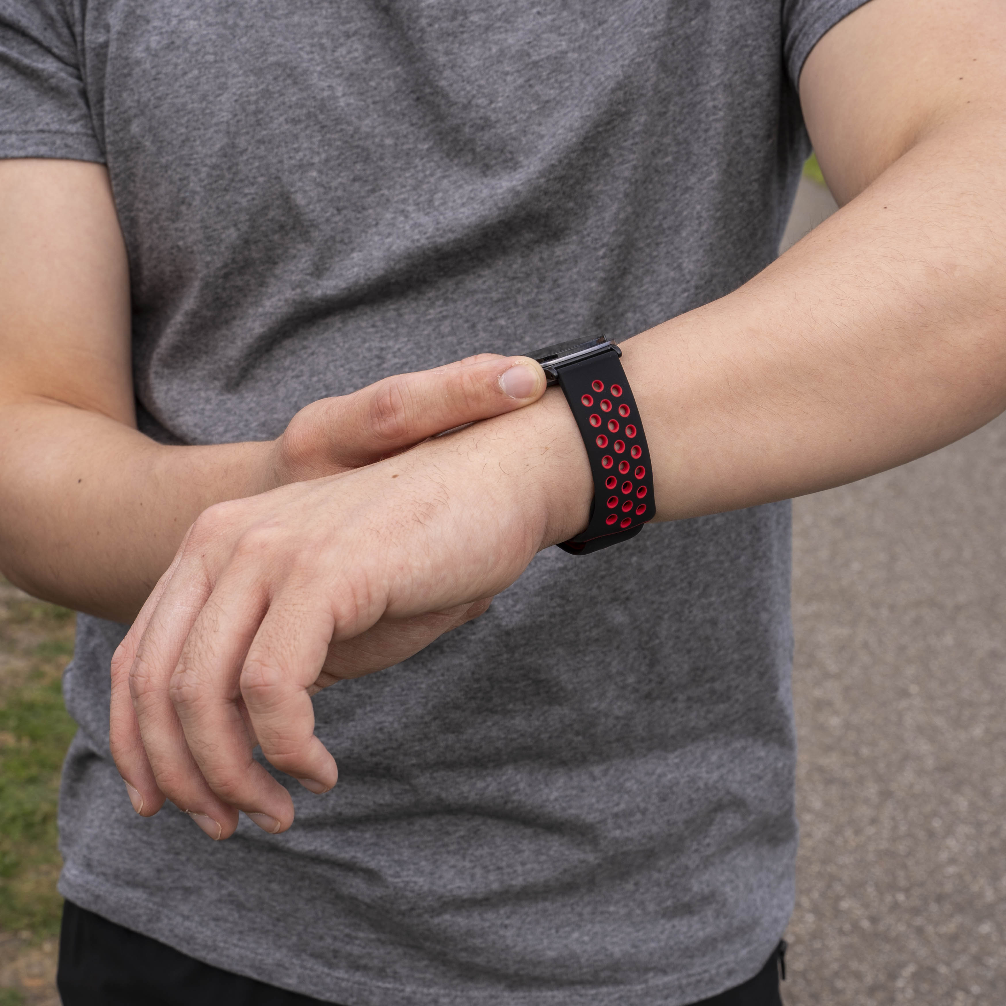 Samsung Galaxy Watch 8 - 40mm Sport Strap (Black/Red)