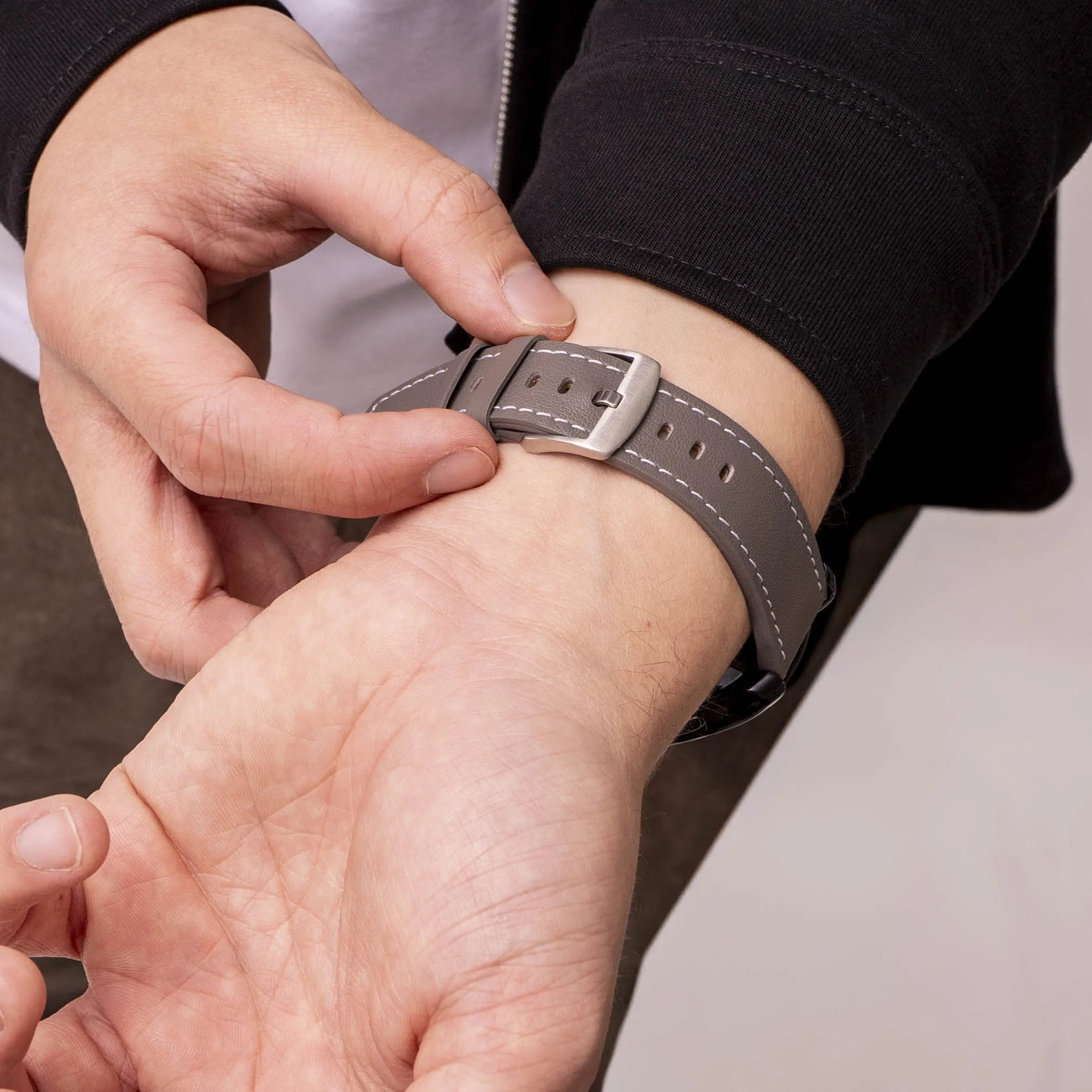 Polar Grit X 'One Push' Leather Strap (Grey)