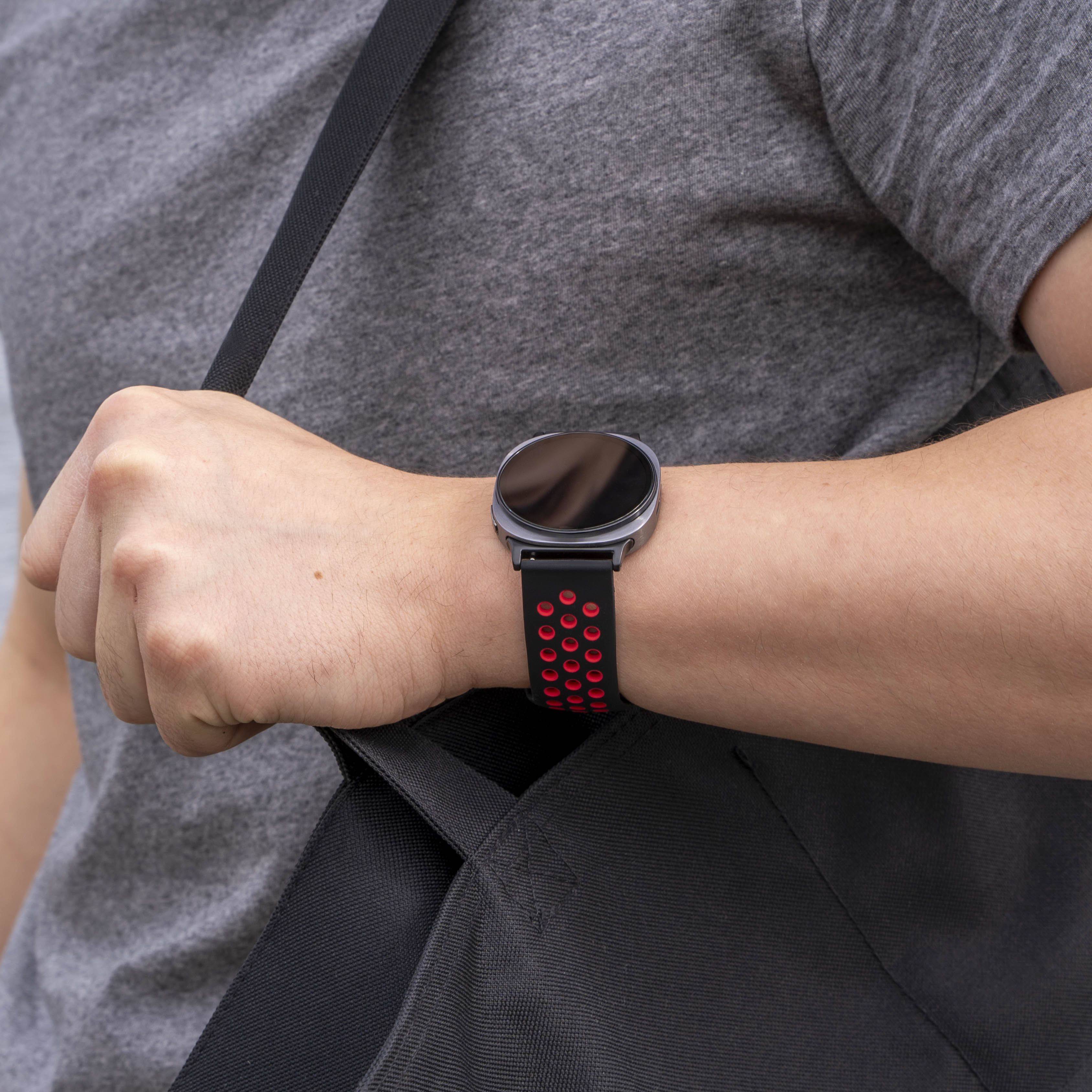 Samsung Galaxy Watch 8 - 44mm Sport Strap (Black/Red)