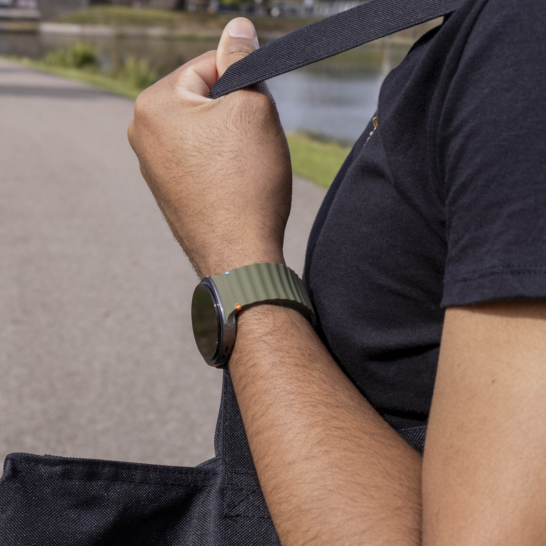 Samsung Galaxy Watch 9 - 40mm Wave Silicone Strap (Army Green)