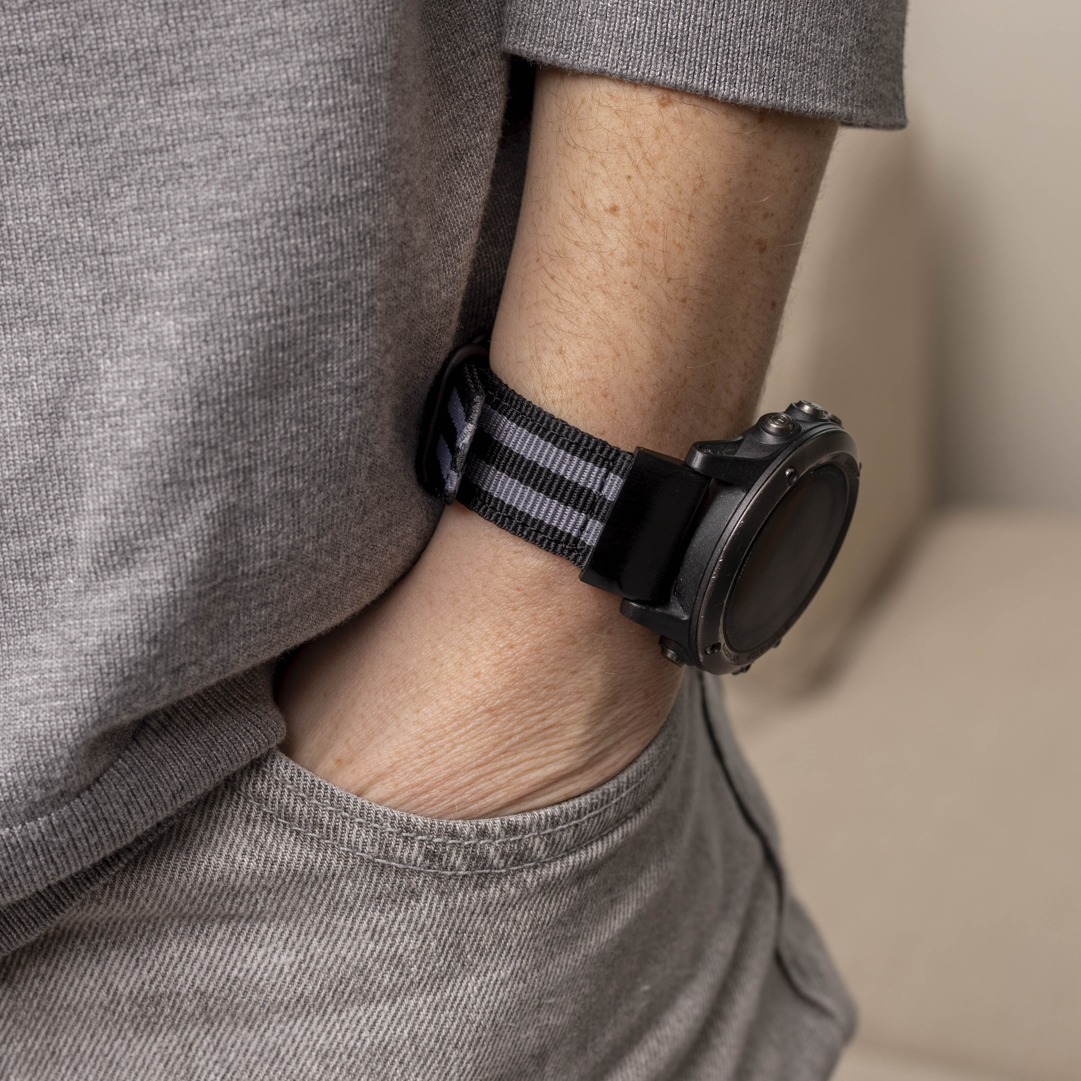 Garmin Enduro 1 / 2 / 3 Nylon Buckle Strap (Black/Gray)