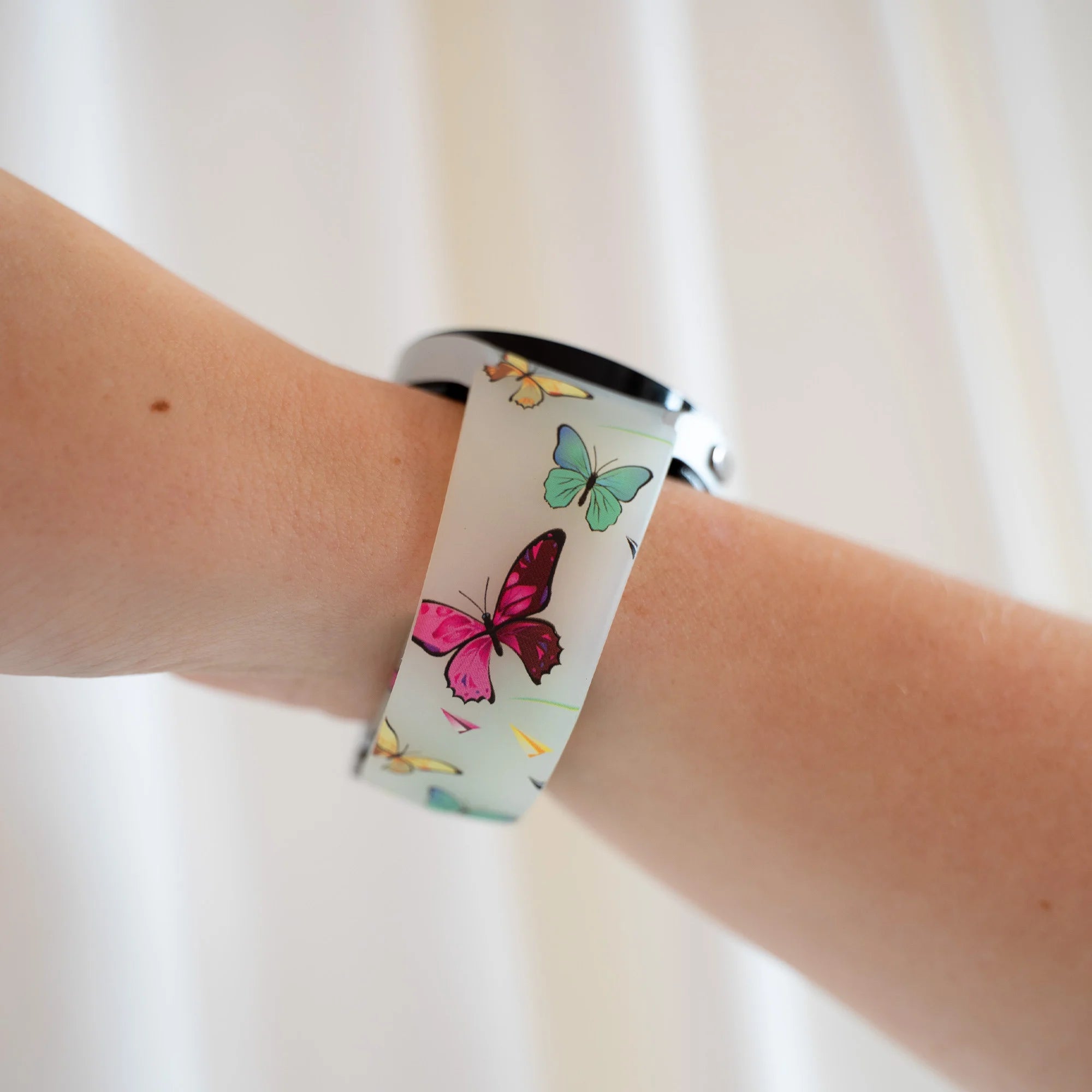 Luminous Butterfly Samsung Galaxy Watch 5 44mm Magnetic Strap