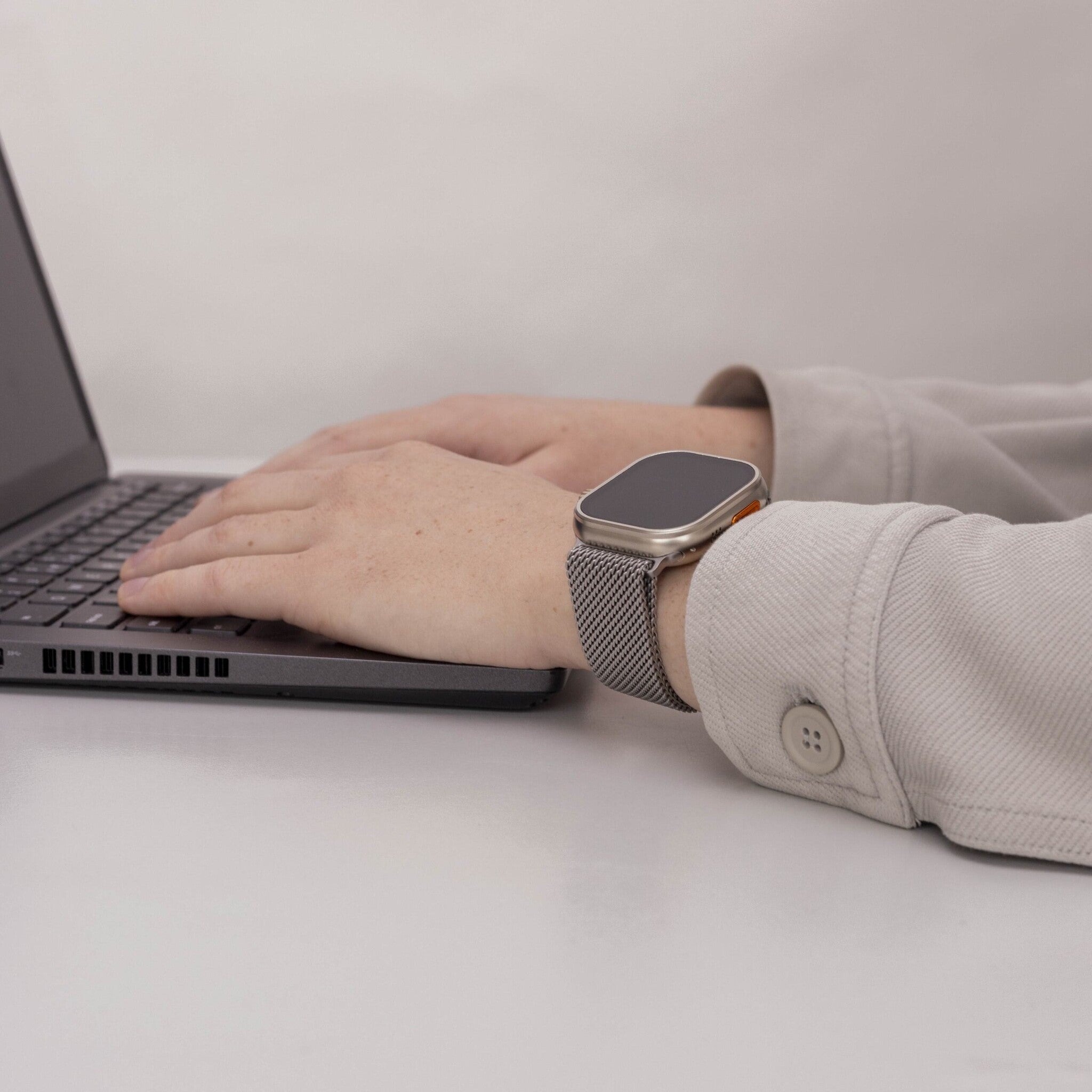 Apple Watch Ultra Titanium Milanese Strap (Titanium)