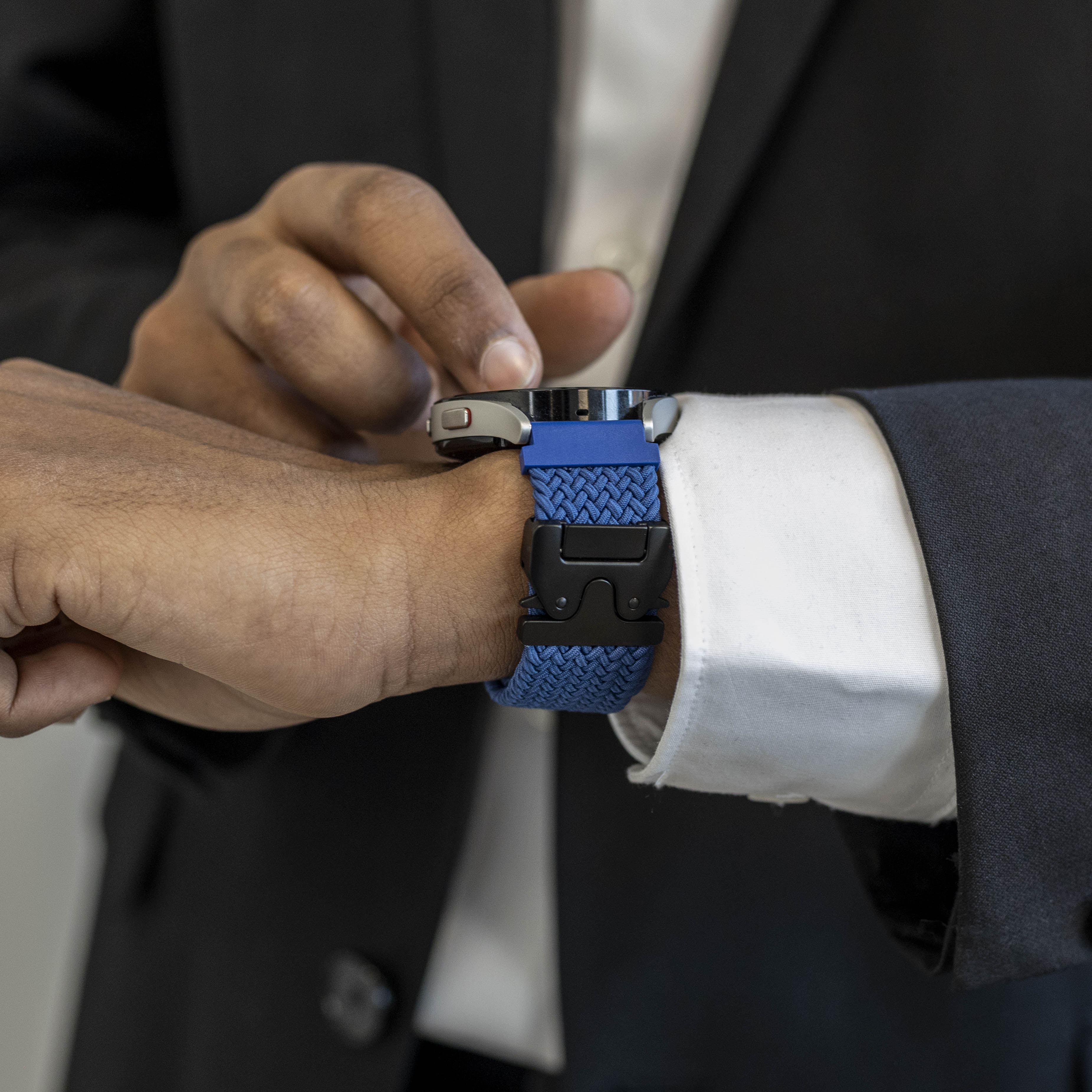 Garmin Vivoactive 4 Braided Strap with P-Buckle (Blue)