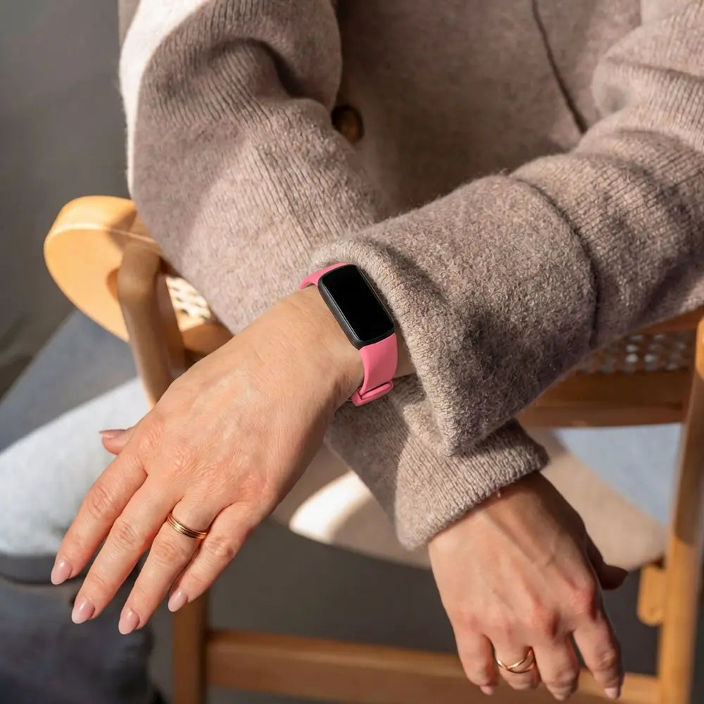 Fitbit Luxe Silicone Strap (Pink)