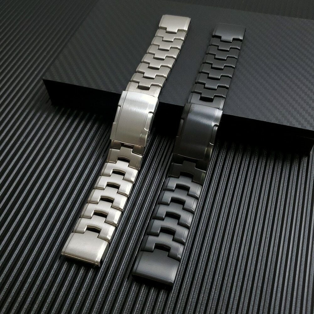 Garmin MARQ Titanium Strap (Silver)