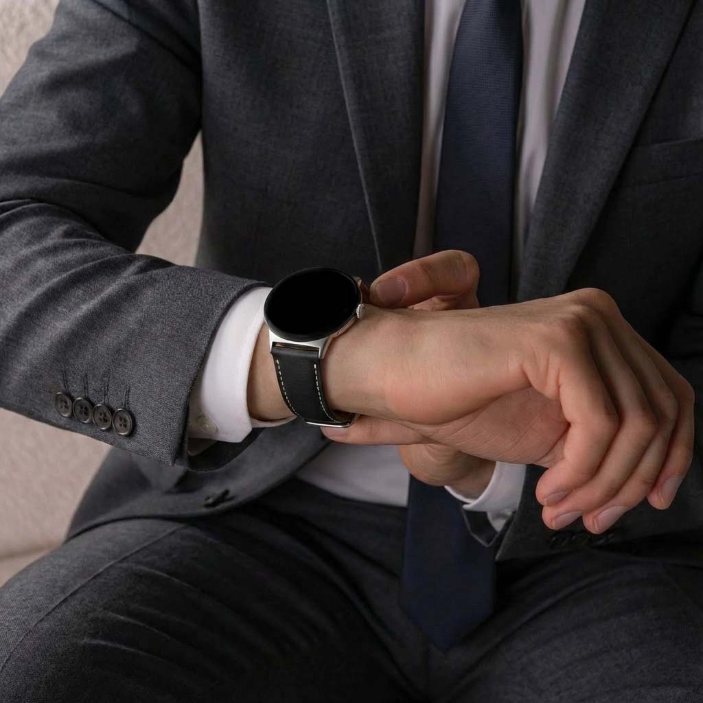 Google Pixel Watch 4 - 45mm Leather Strap (Black)