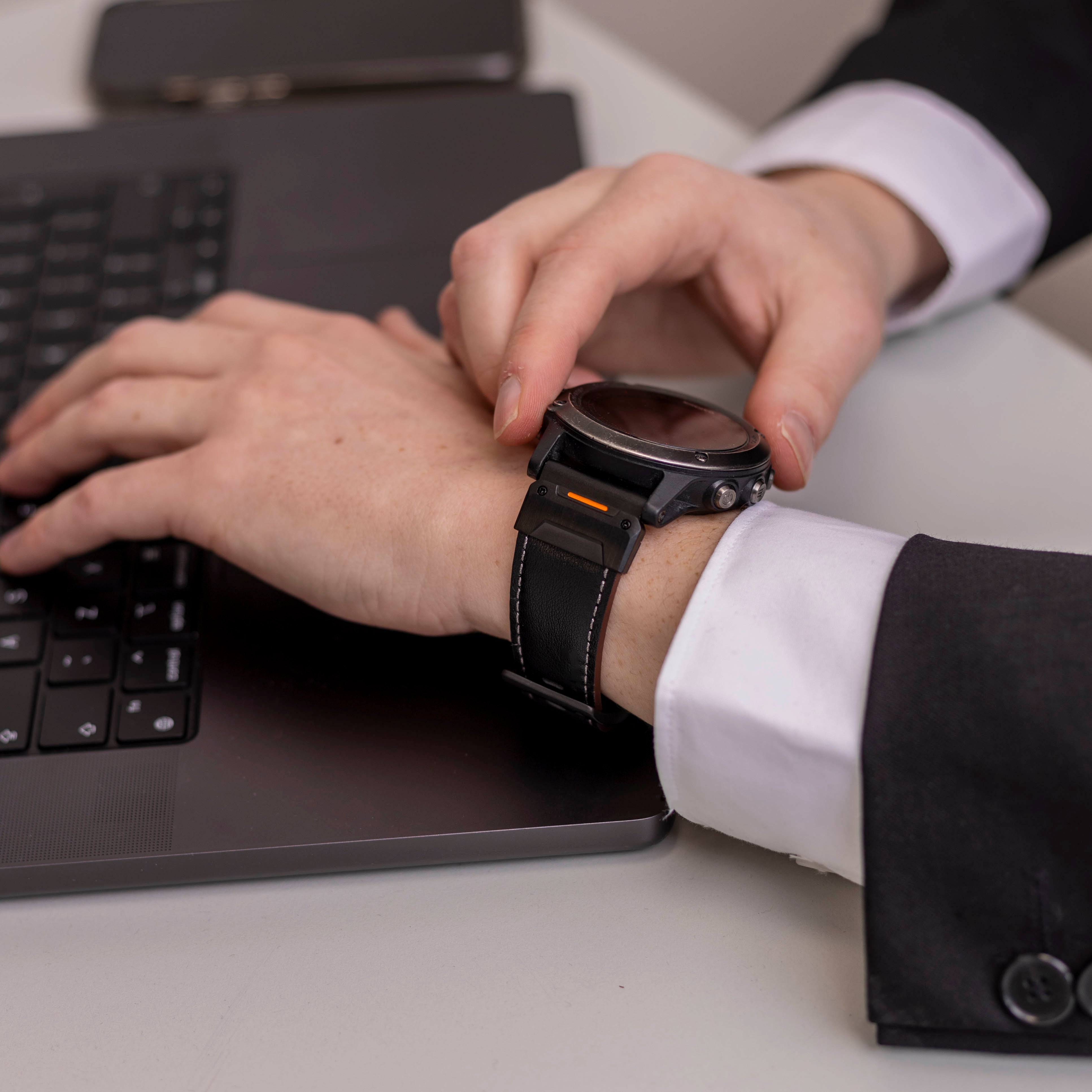 Garmin Epix Pro (Gen 2) 51mm Genuine Leather Strap (Black)