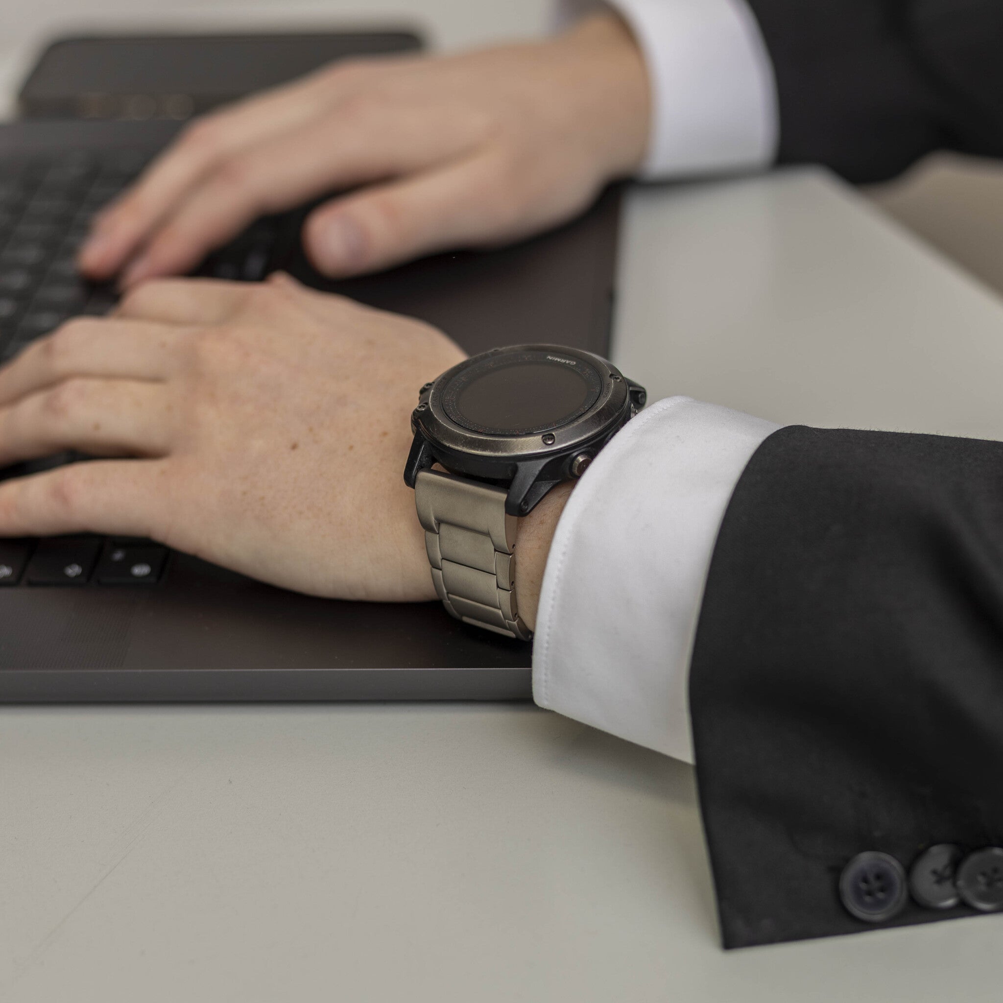 Garmin Fenix E Magnetic Titanium Strap (Titanium)