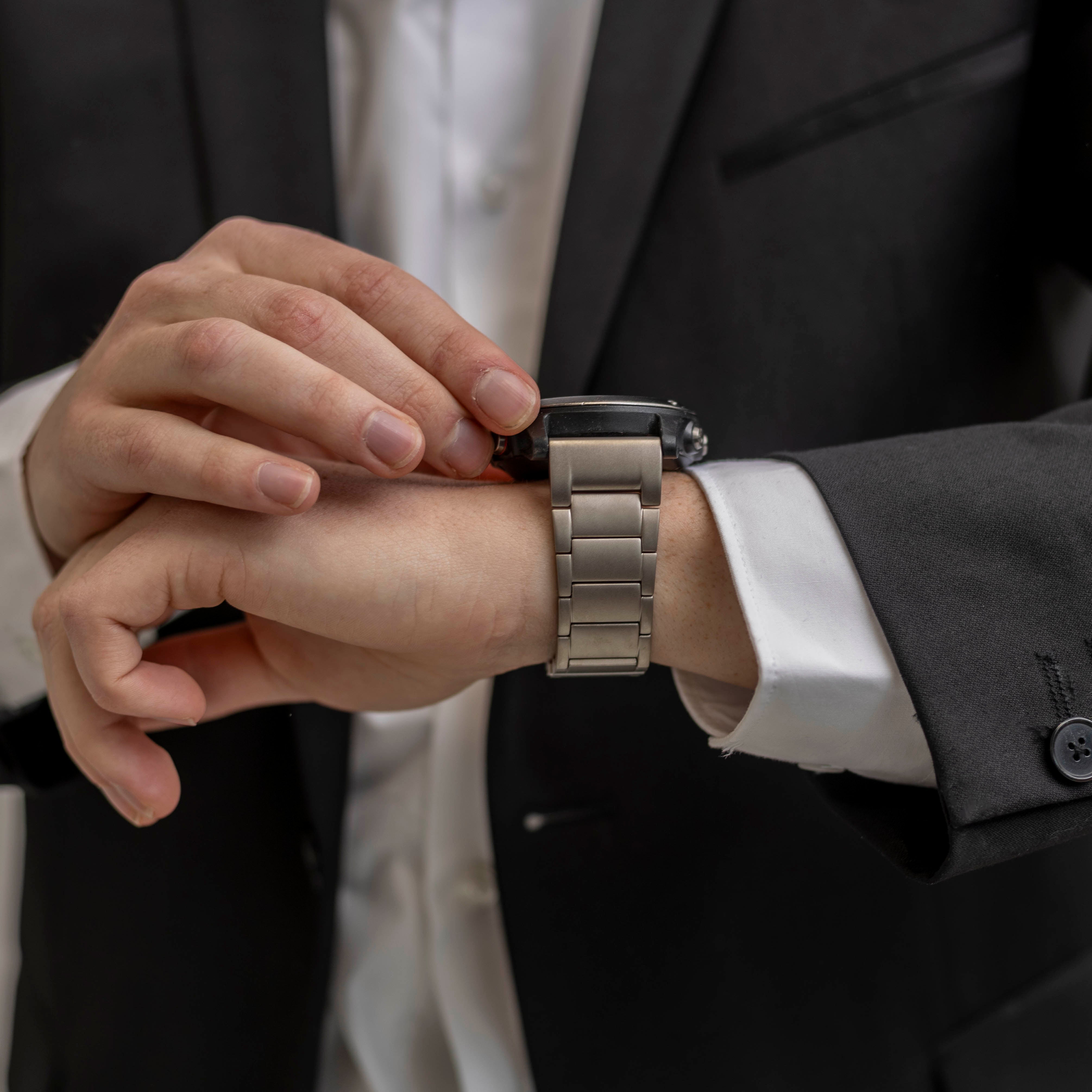 Garmin Fenix 7x Magnetic Titanium Strap (Titanium)