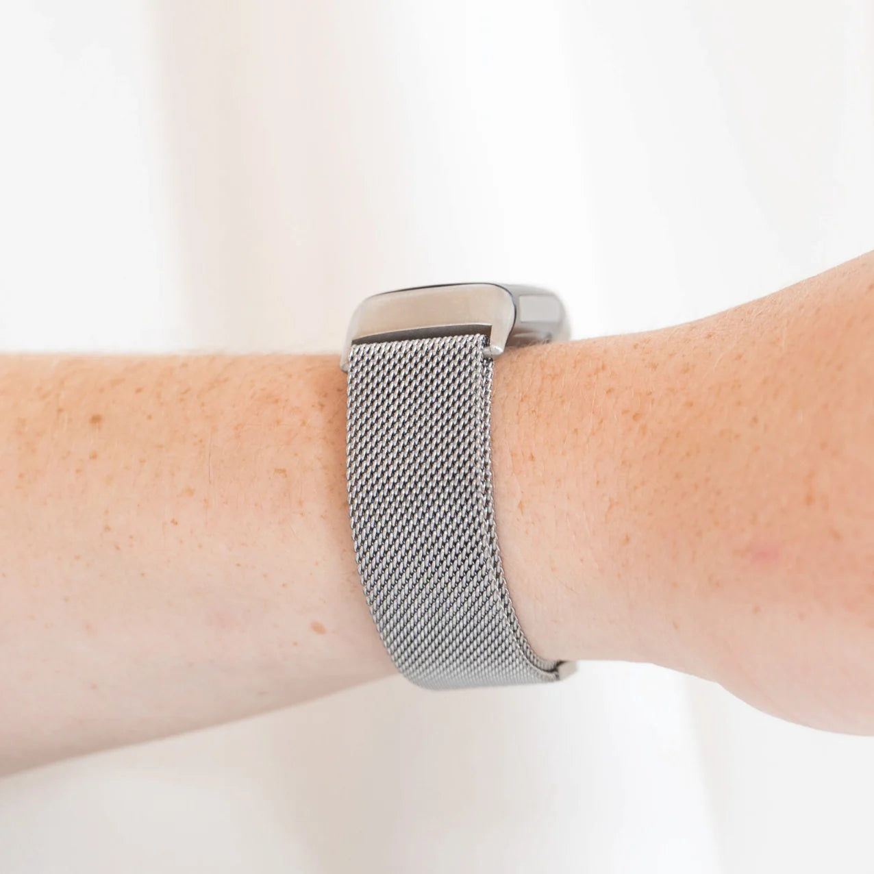 Fitbit Charge 5 Milanese Strap (Silver)