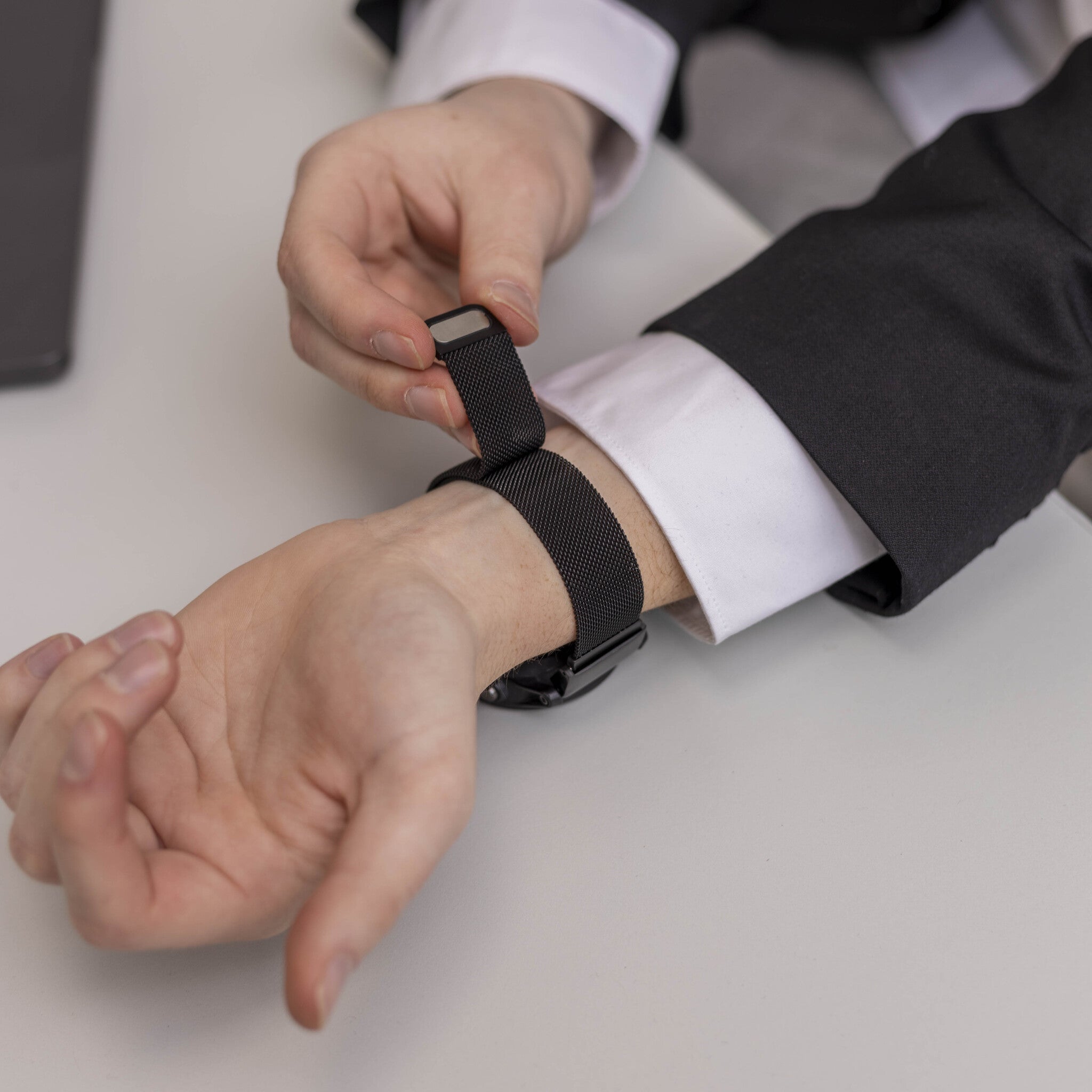 Garmin Approach S60 Milanese Strap (Black)