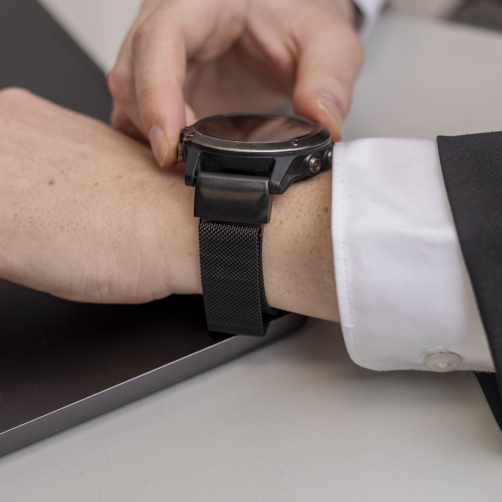 Garmin Approach S60 Milanese Strap (Black)