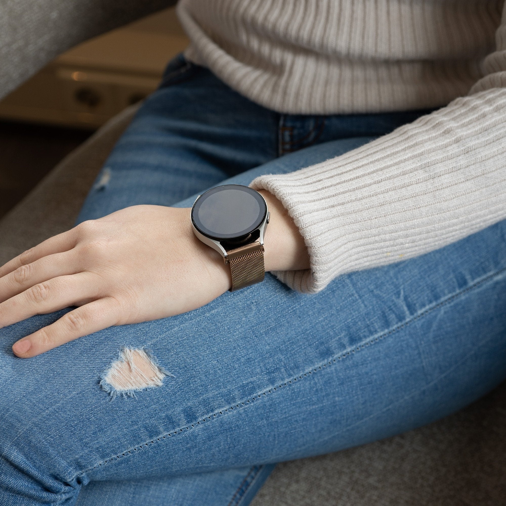 Garmin Vivomove Trend Milanese Strap (Rose Gold)