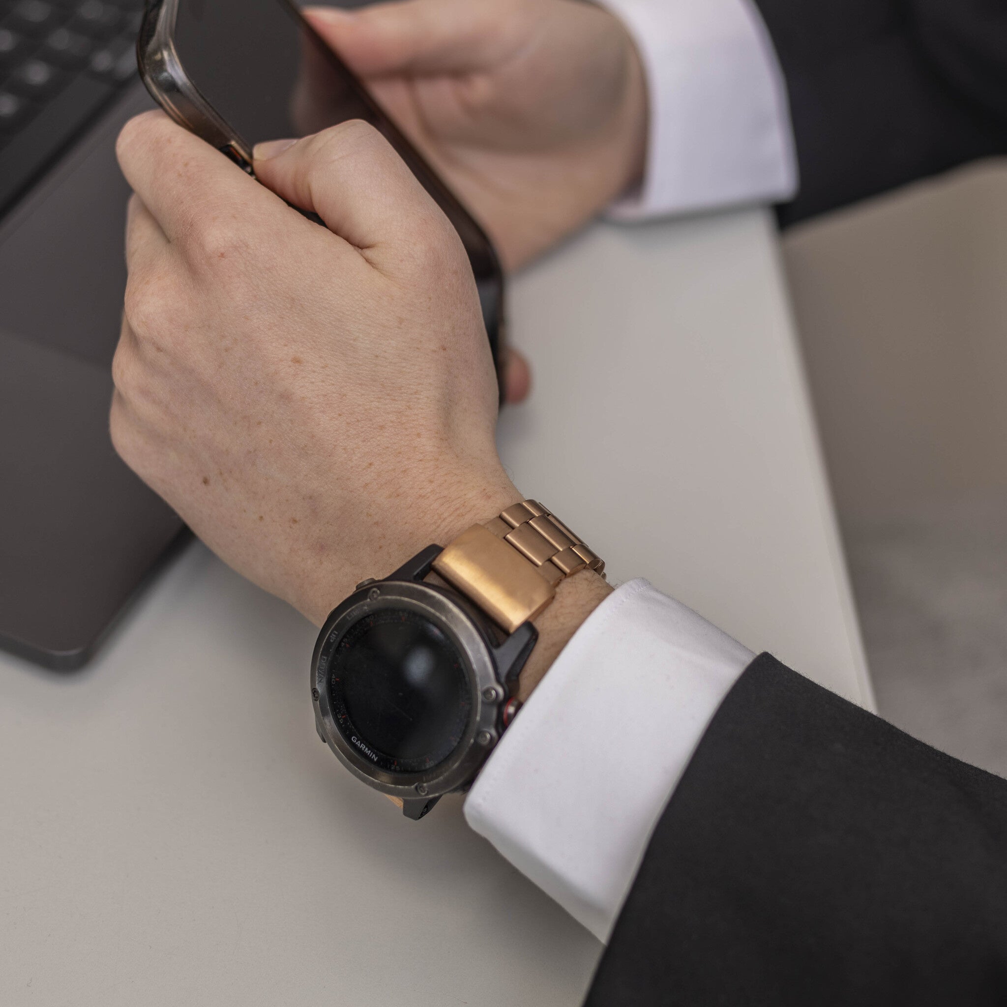 Garmin Forerunner 970 Steel Strap (Rose Gold)