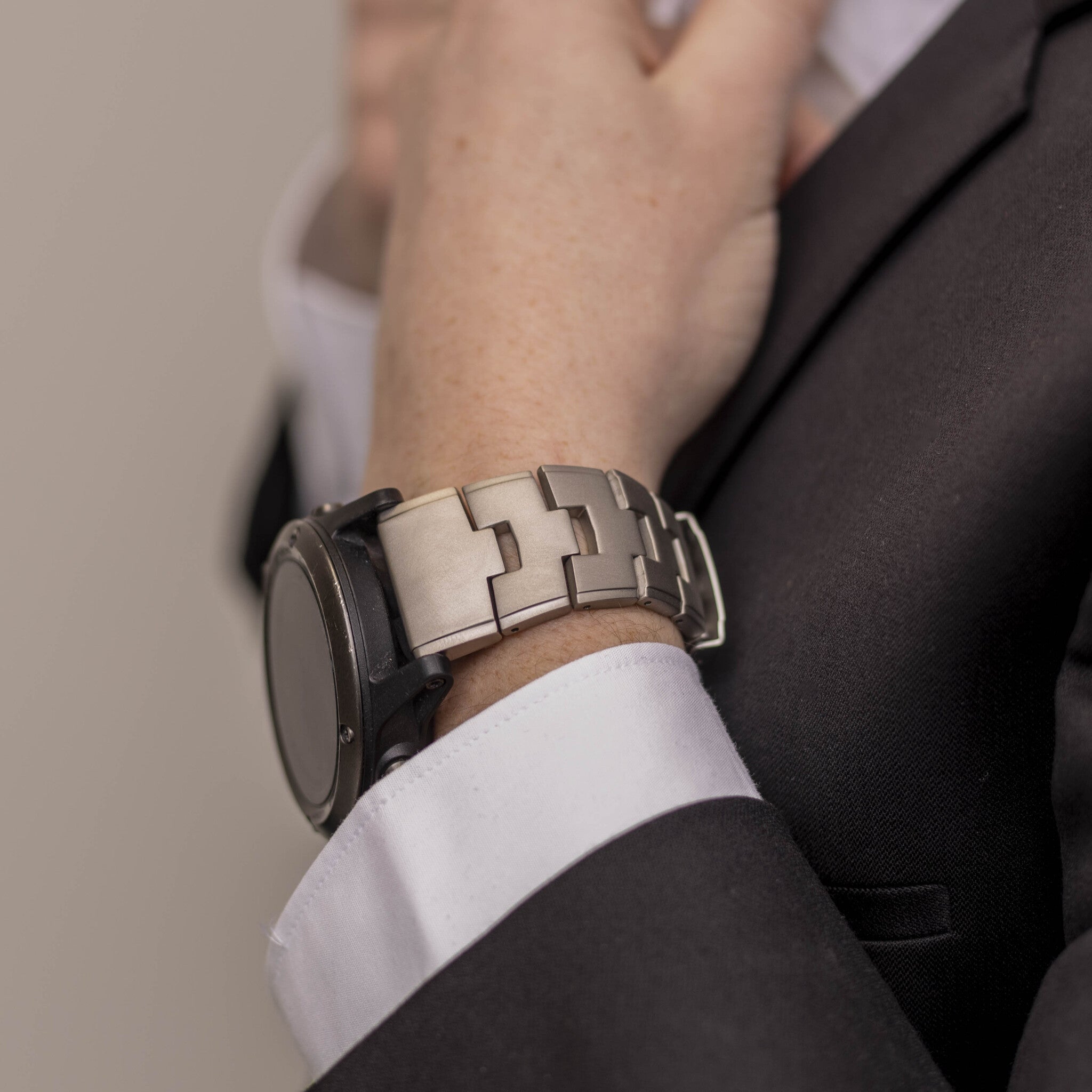 Garmin Fenix 8 Pro - 51mm Titanium Strap (Titanium)