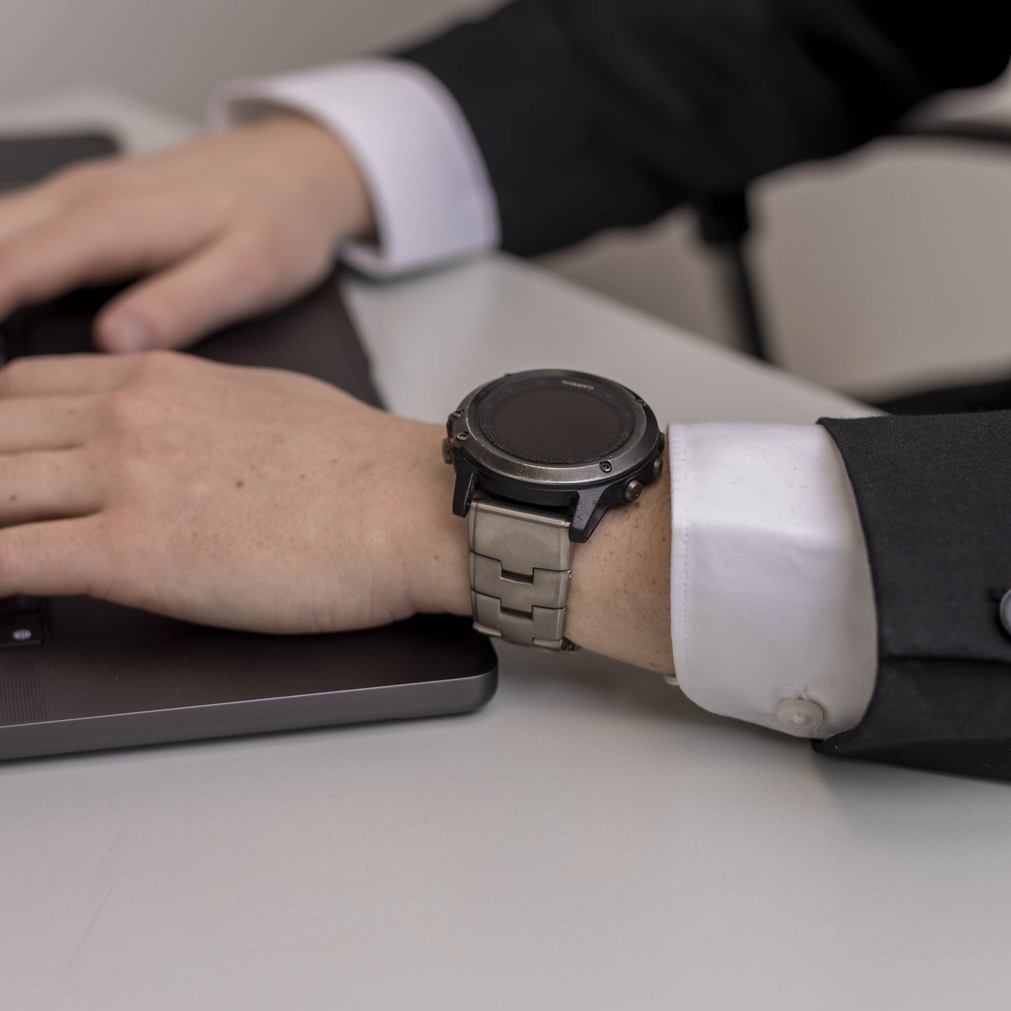 Garmin Fenix 8 Pro - 51mm Titanium Strap (Silver)