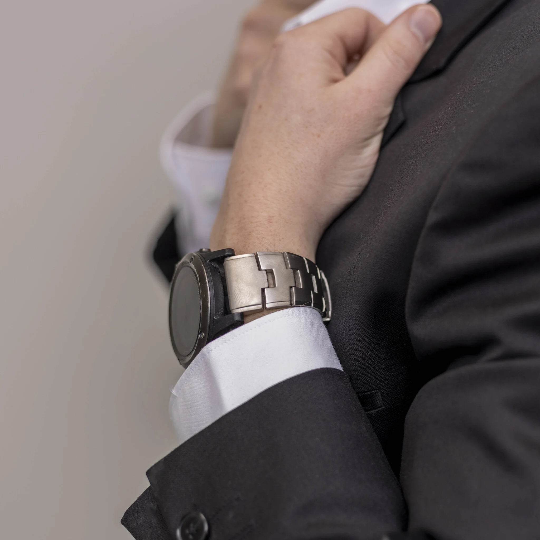 Garmin Forerunner 745 Titanium Strap (Silver)