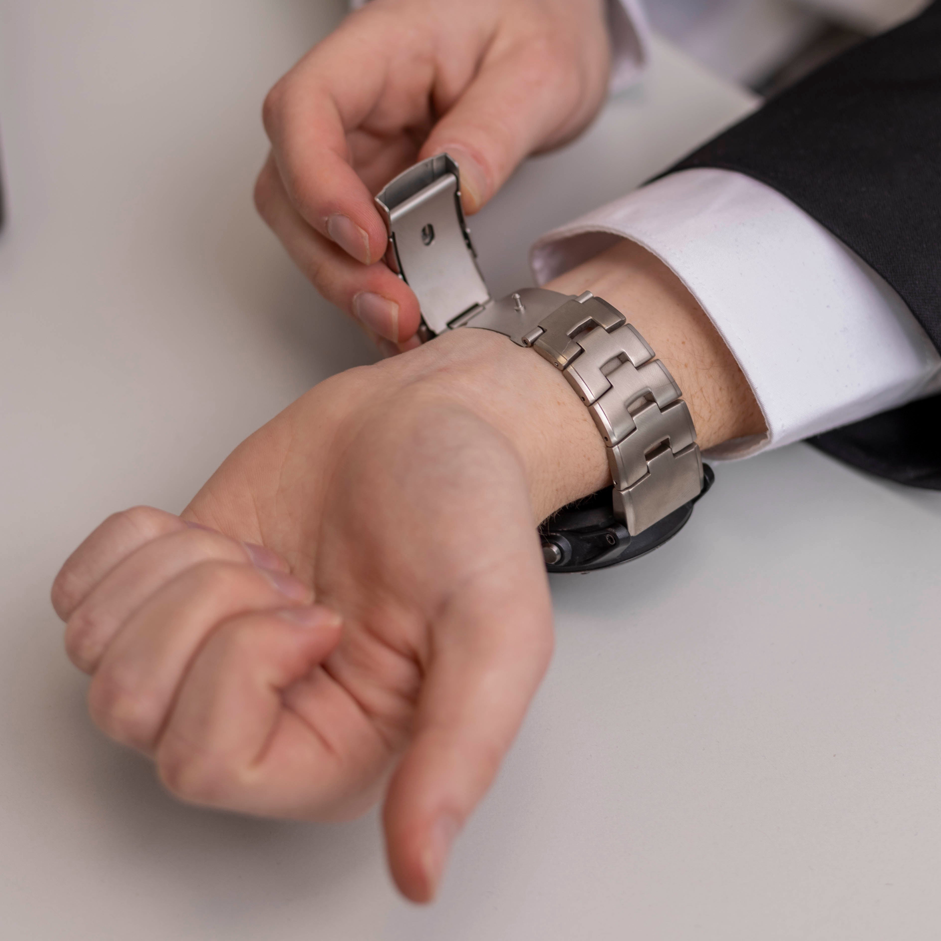 Garmin Instinct 3 - 50mm Titanium Strap (Silver)