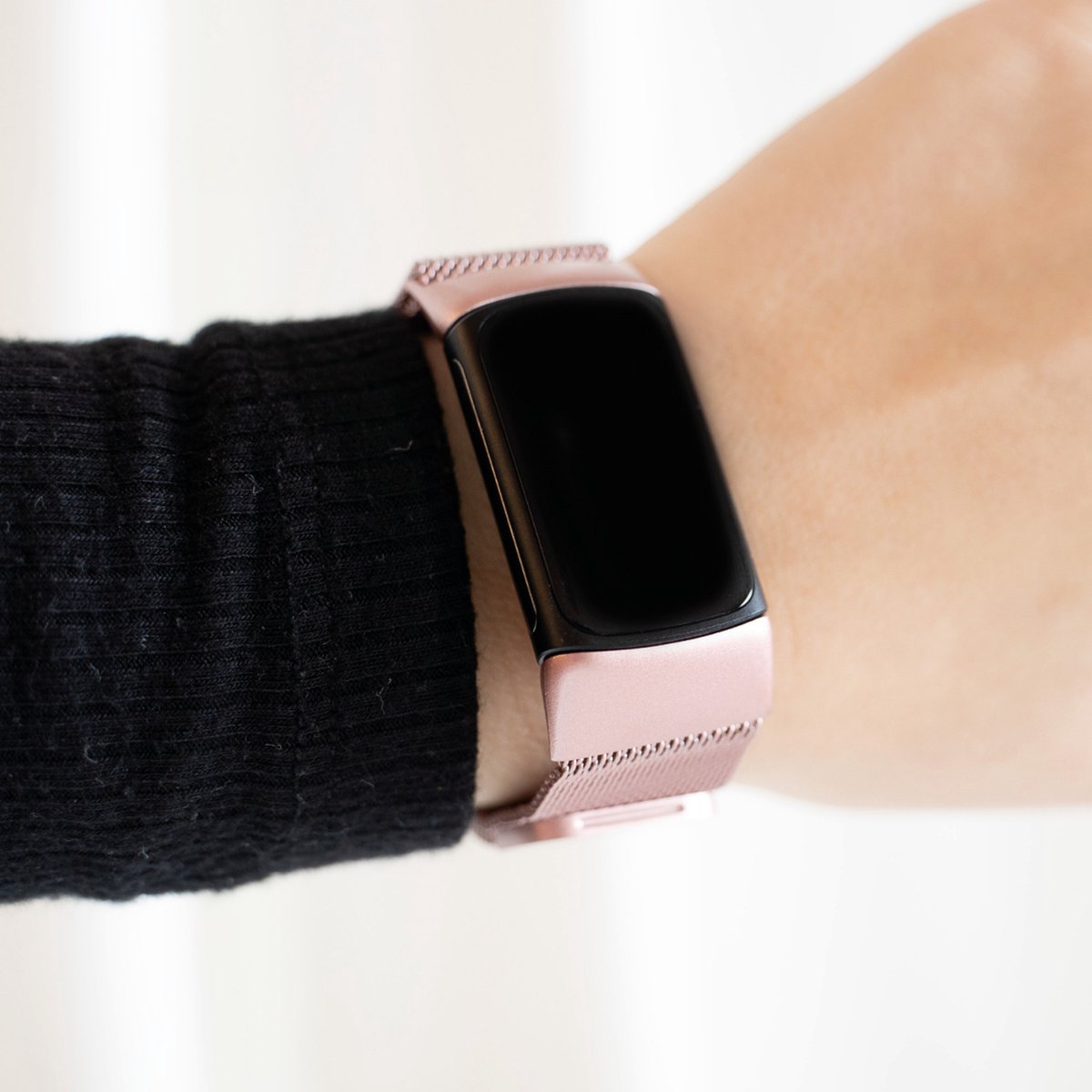 Fitbit Charge 5 Milanese Strap (Pink)