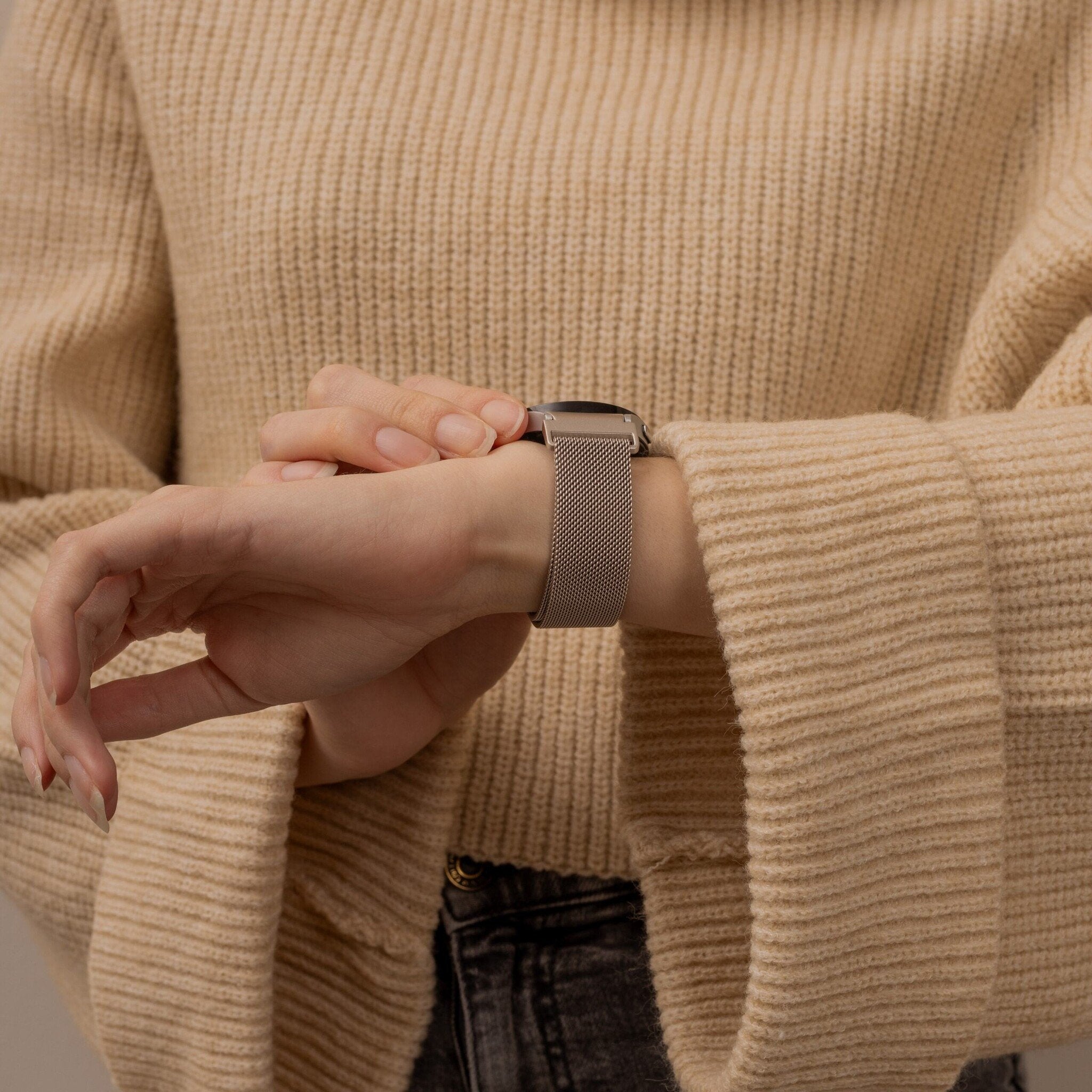Samsung Galaxy Watch FE Milanese Strap (Champagne Gold)