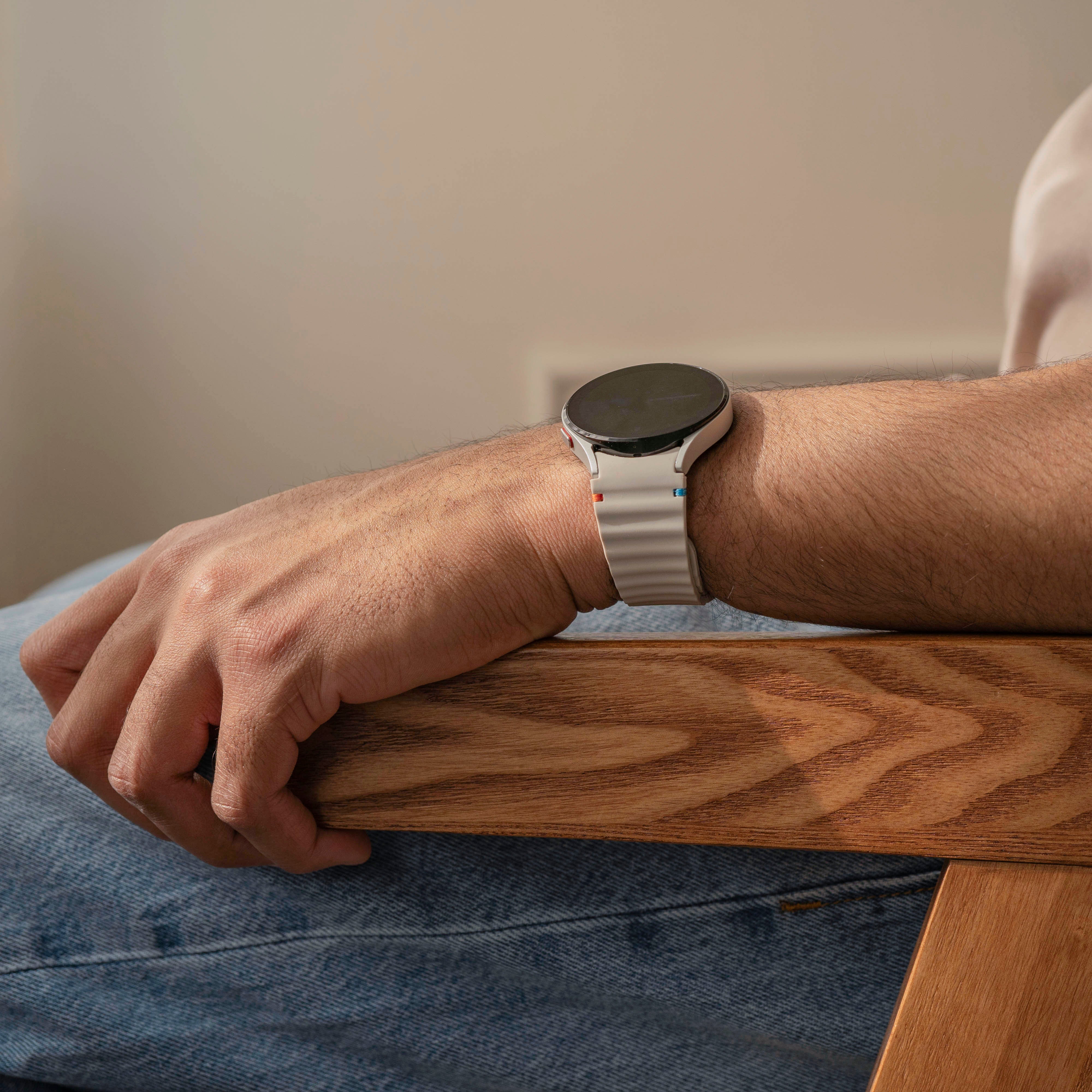 Samsung Galaxy Watch 6 Classic 47mm Wave Strap (Starlight)
