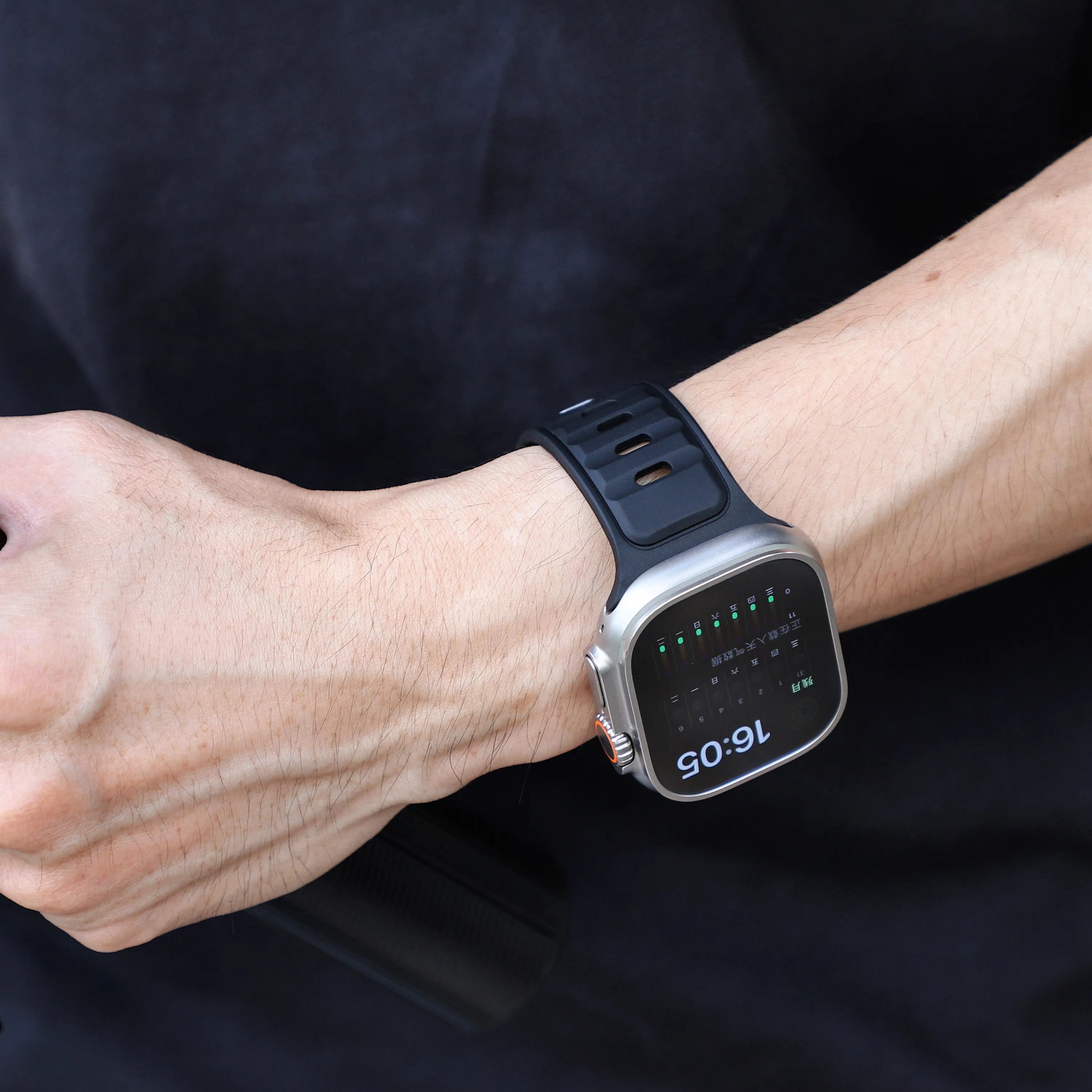 Apple Watch Premium Outdoor Silicone Strap (Black/Black)