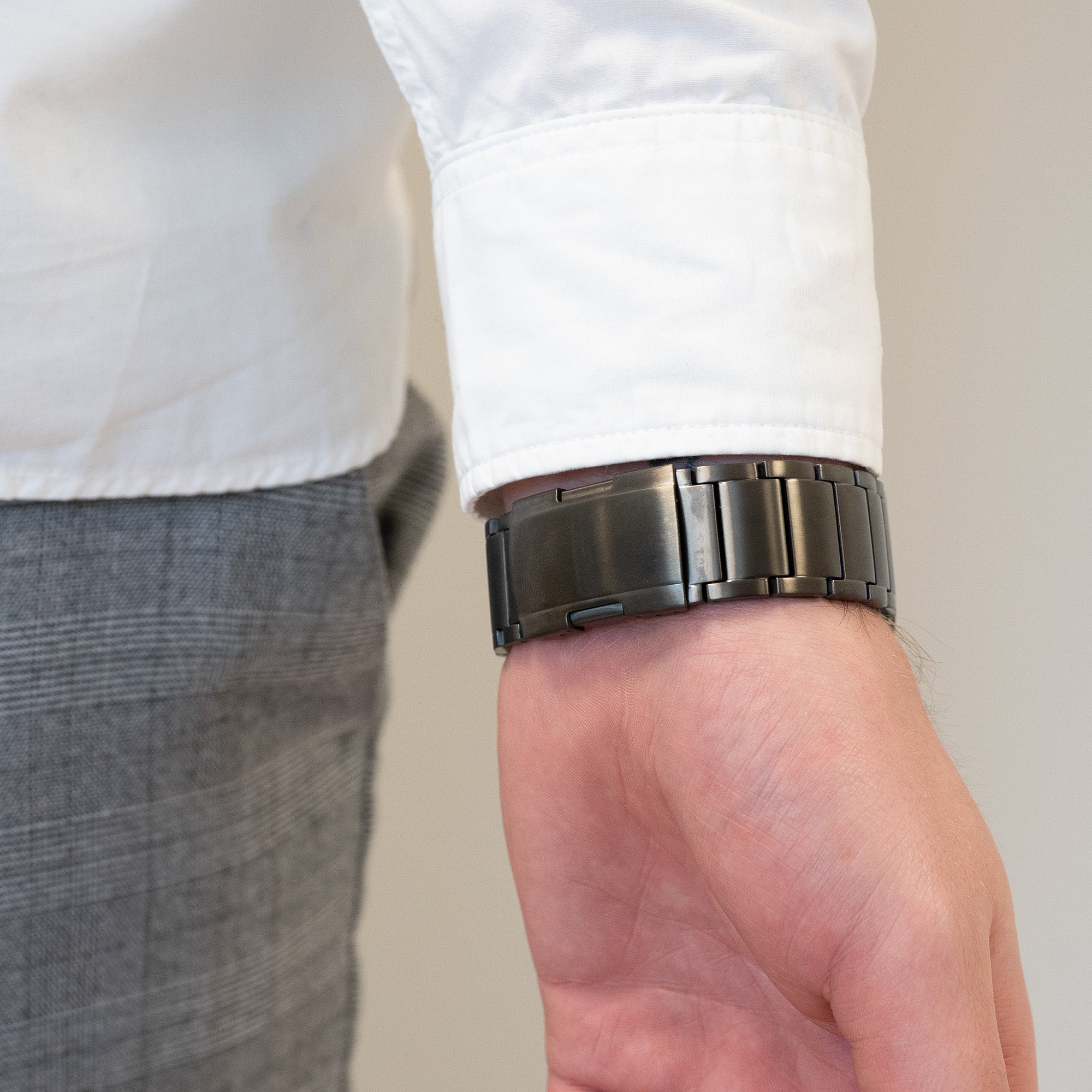 Bandz Apple Watch Titanium Strap 'Classic' (Graphite)
