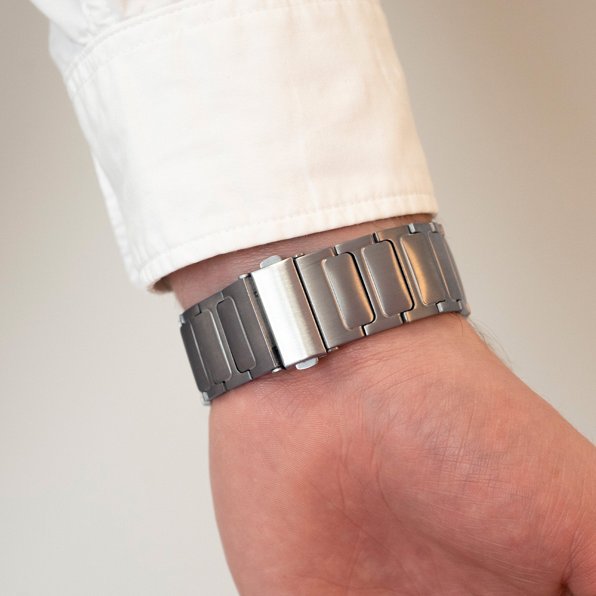 Samsung Galaxy Watch 40mm 'One Push' Luxury Titanium Strap